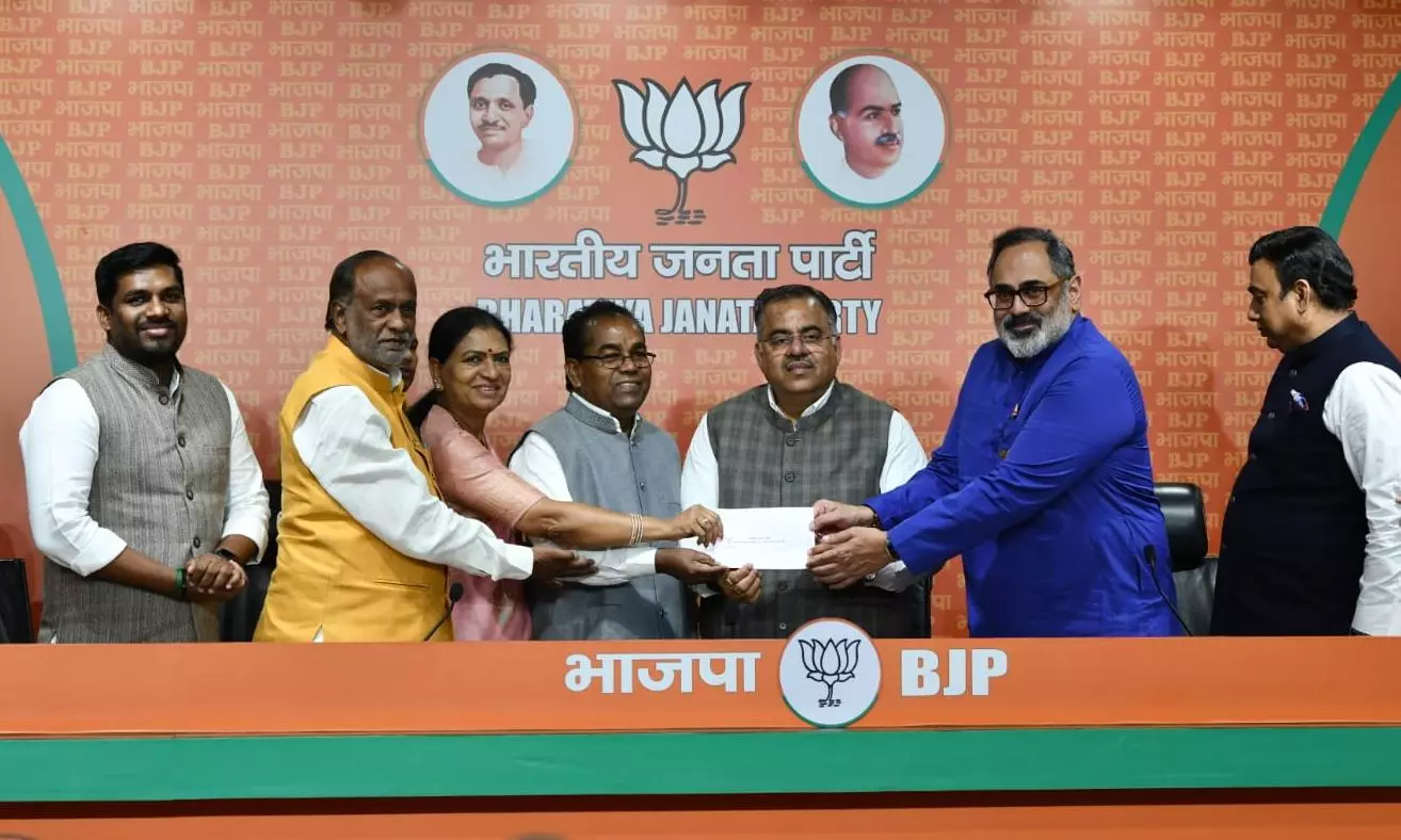 Telangana: BRS MP Pothuganti Ramulu, son join BJP with other leaders
