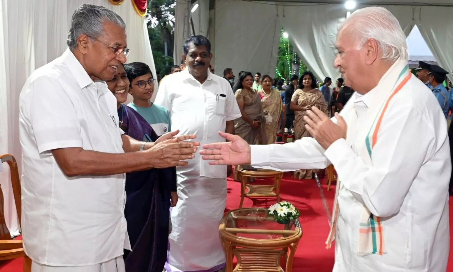 Pinarayi Vijayan, Arif Mohammed Khan