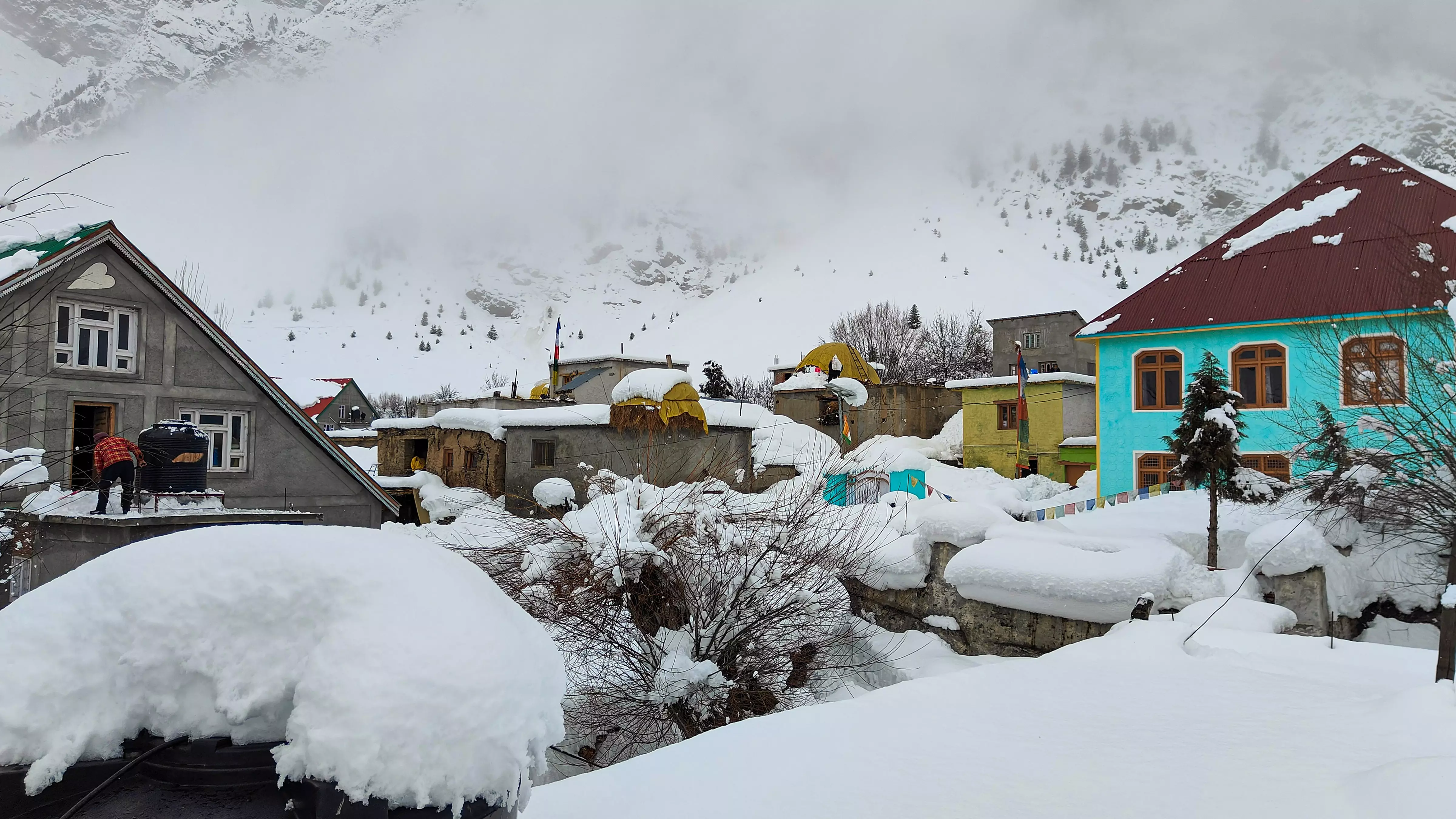 168 roads shut down as snow and rain batter regions of Himachal Pradesh