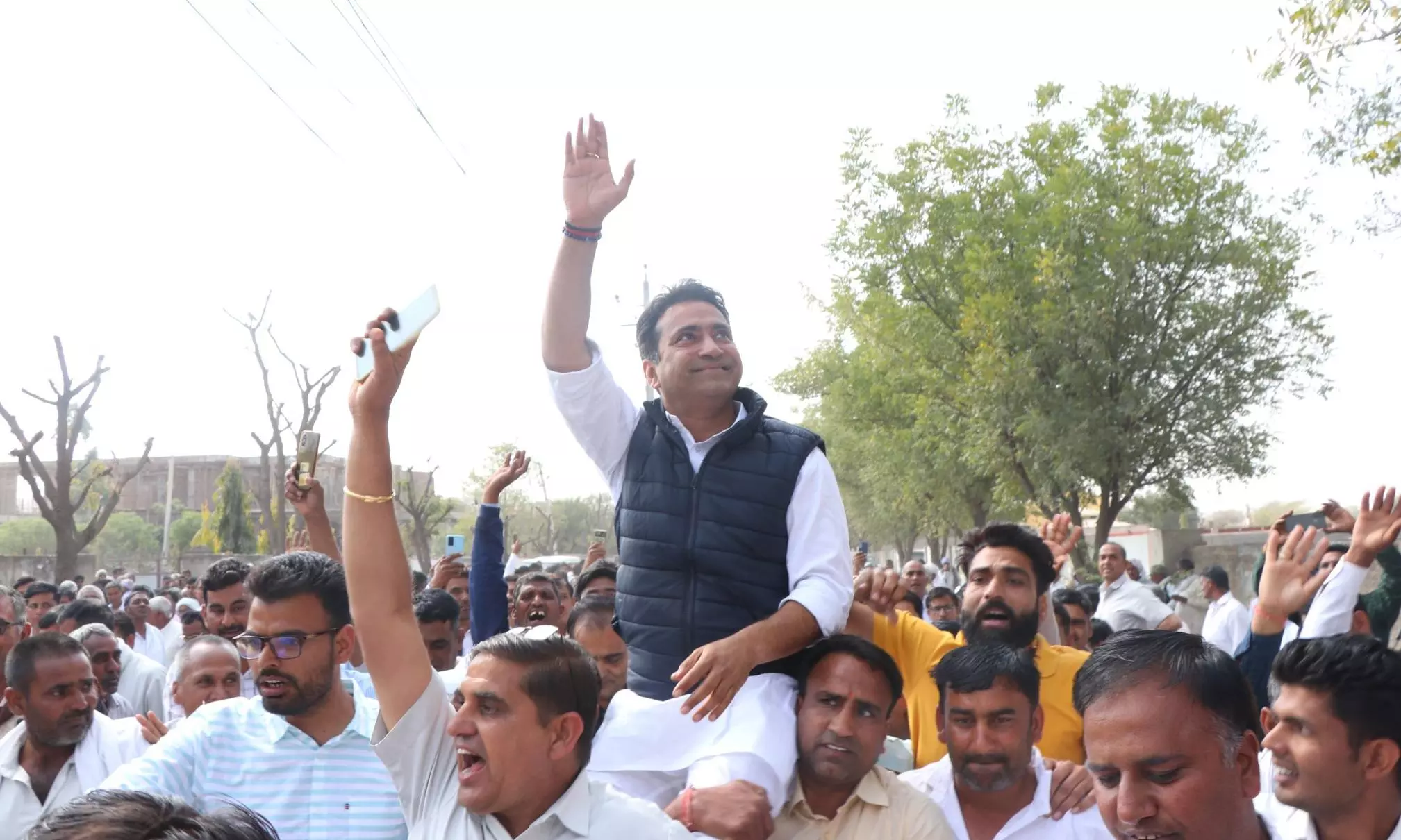 Rajasthan: Prominent Jat leader, Rahul Kaswan, sitting BJP MP from Churu joins Congress
