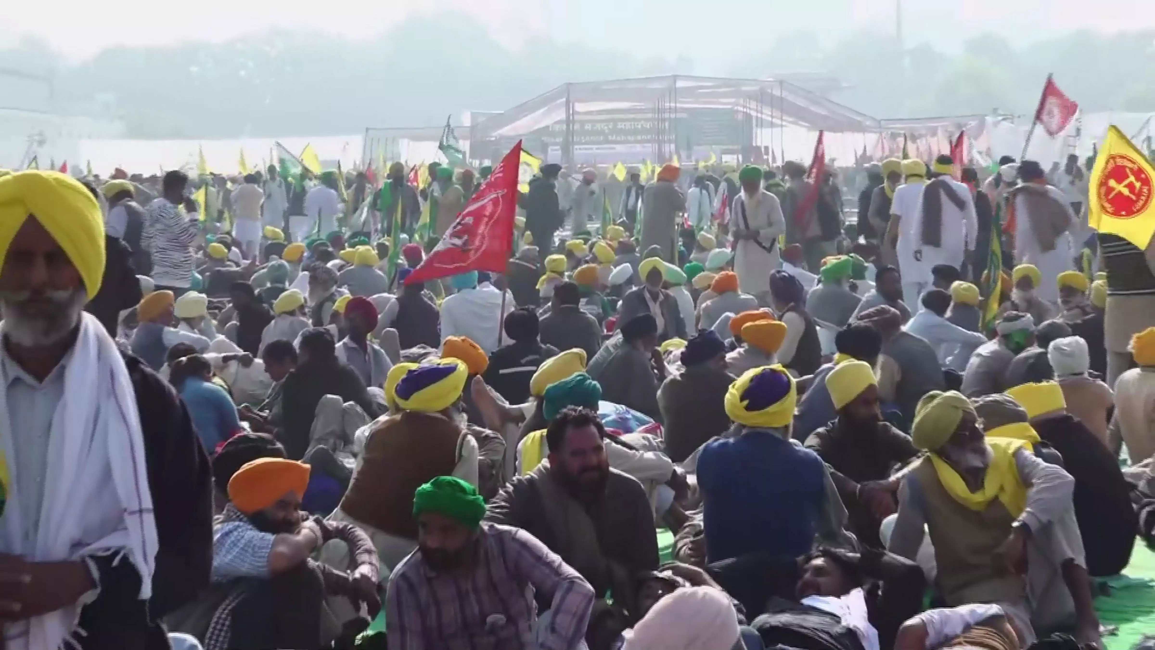 Farmers raise slogans against Centre at ‘Mahapanchayat’ in Delhi