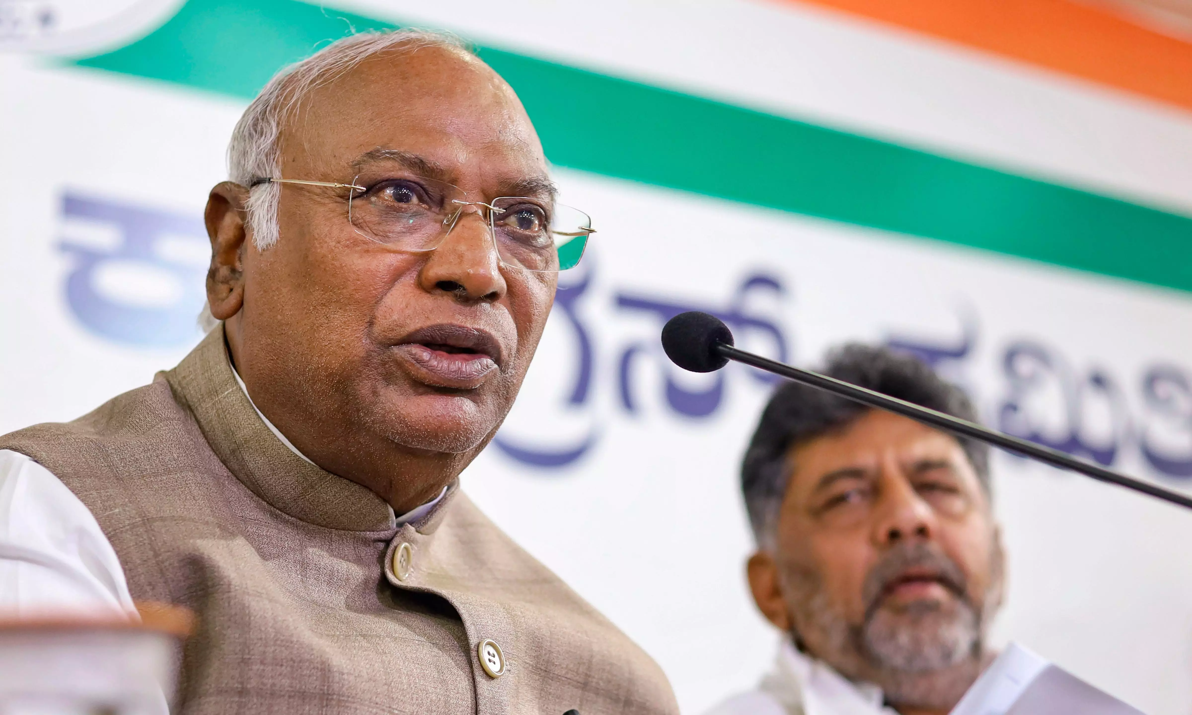 PM asleep after consuming opium while China entered Indian territory: Kharge