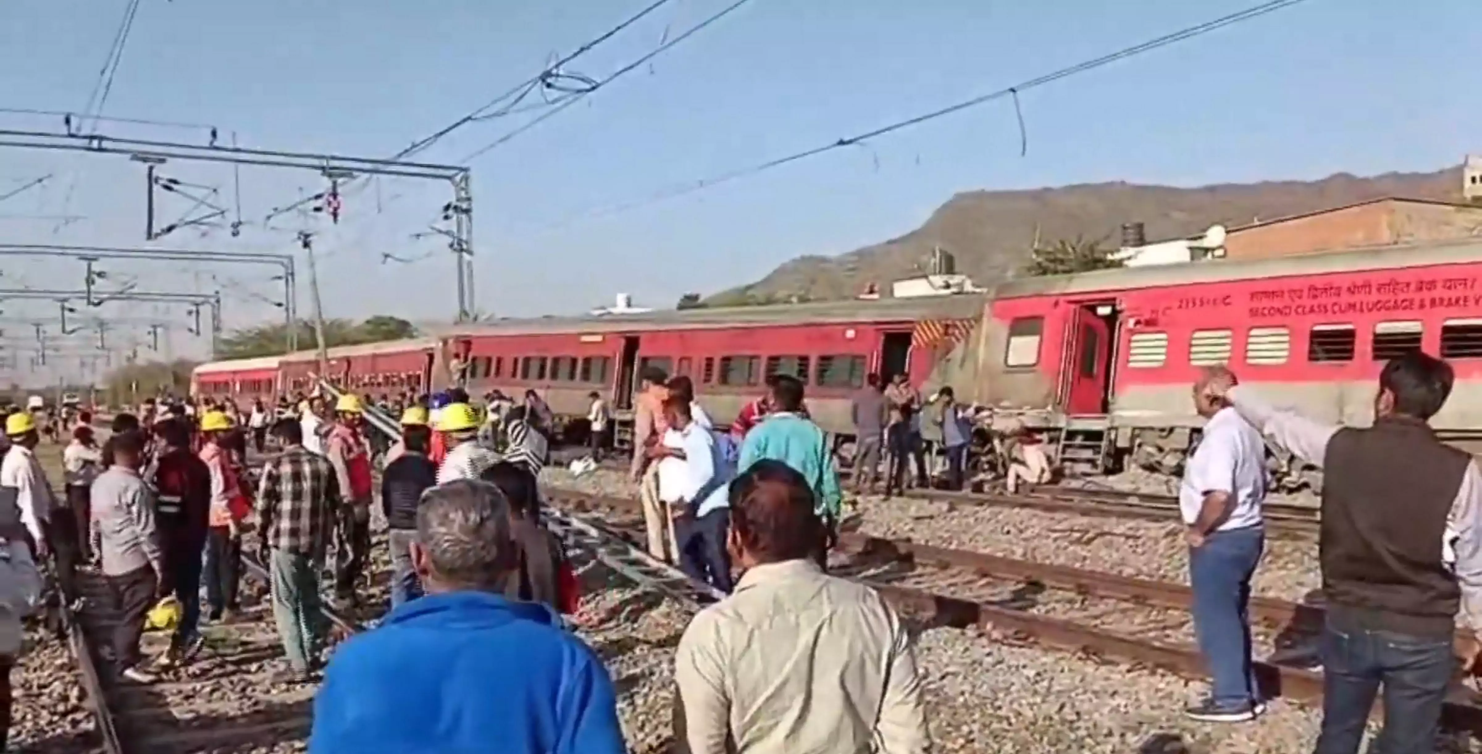 Rajasthan: Sabarmati-Agra superfast train derails in Ajmer, no casualties