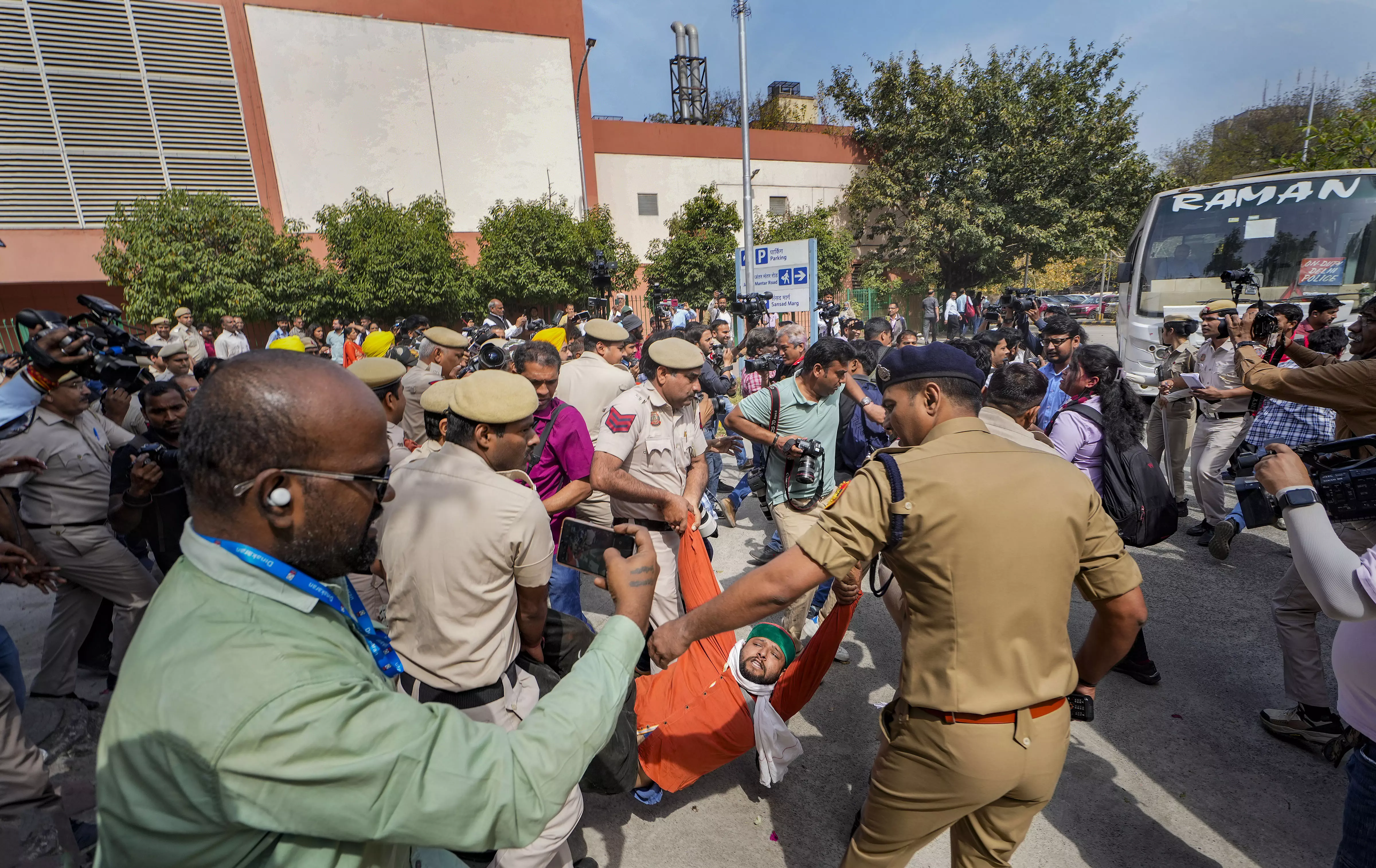 AAP workers detained while moving towards PMs residence; BJP stages counter-protest