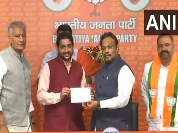Punjab: AAPs only Lok Sabha MP Sushil Kumar Rinku, MLA Sheetal Angural join BJP