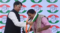 Karnataka: Former BJP leader Tejaswini Gowda joins Cong ahead of LS polls