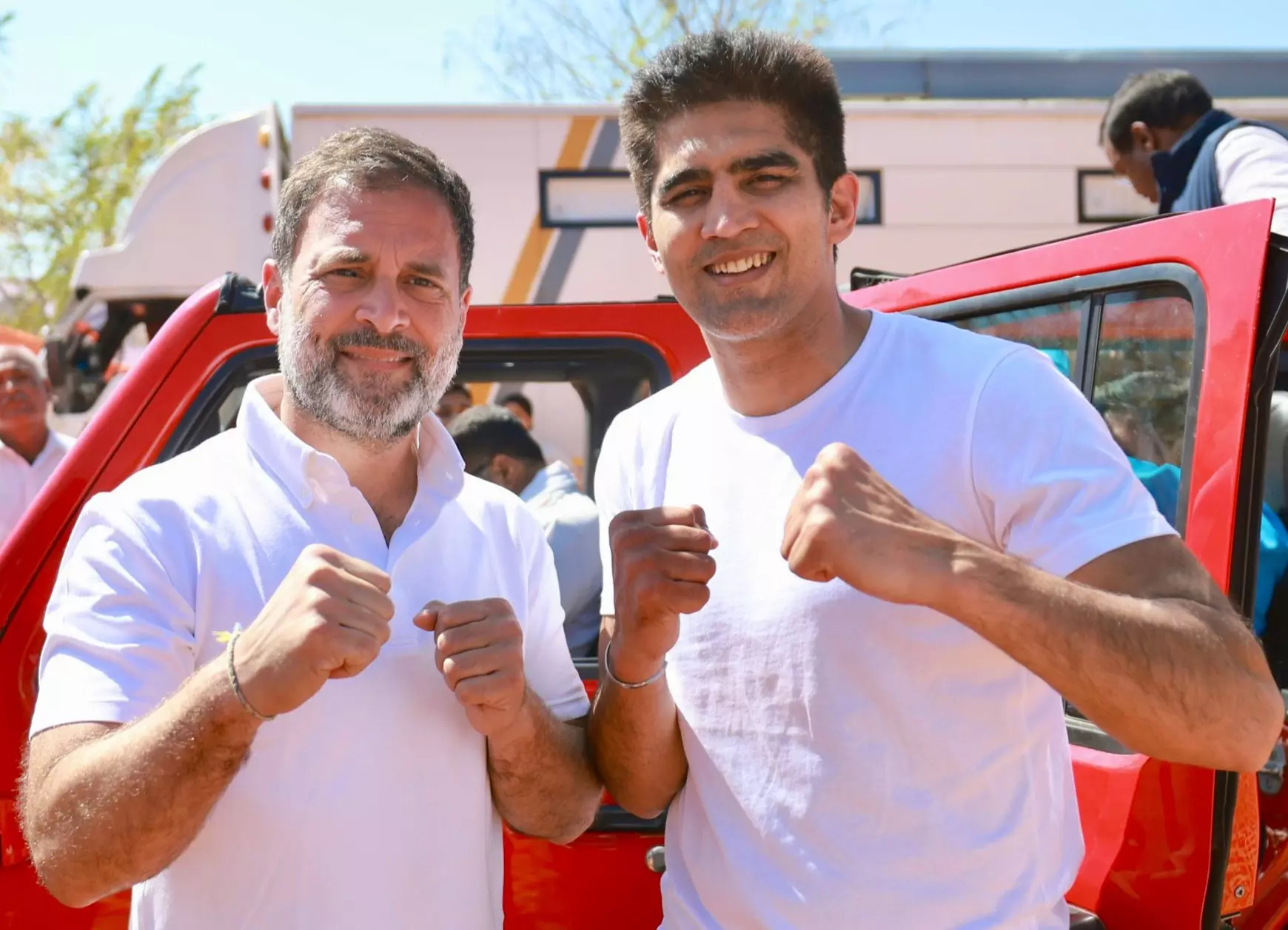 Boxer Vijender Singh (right) with Congress leader Rahul Gandhi