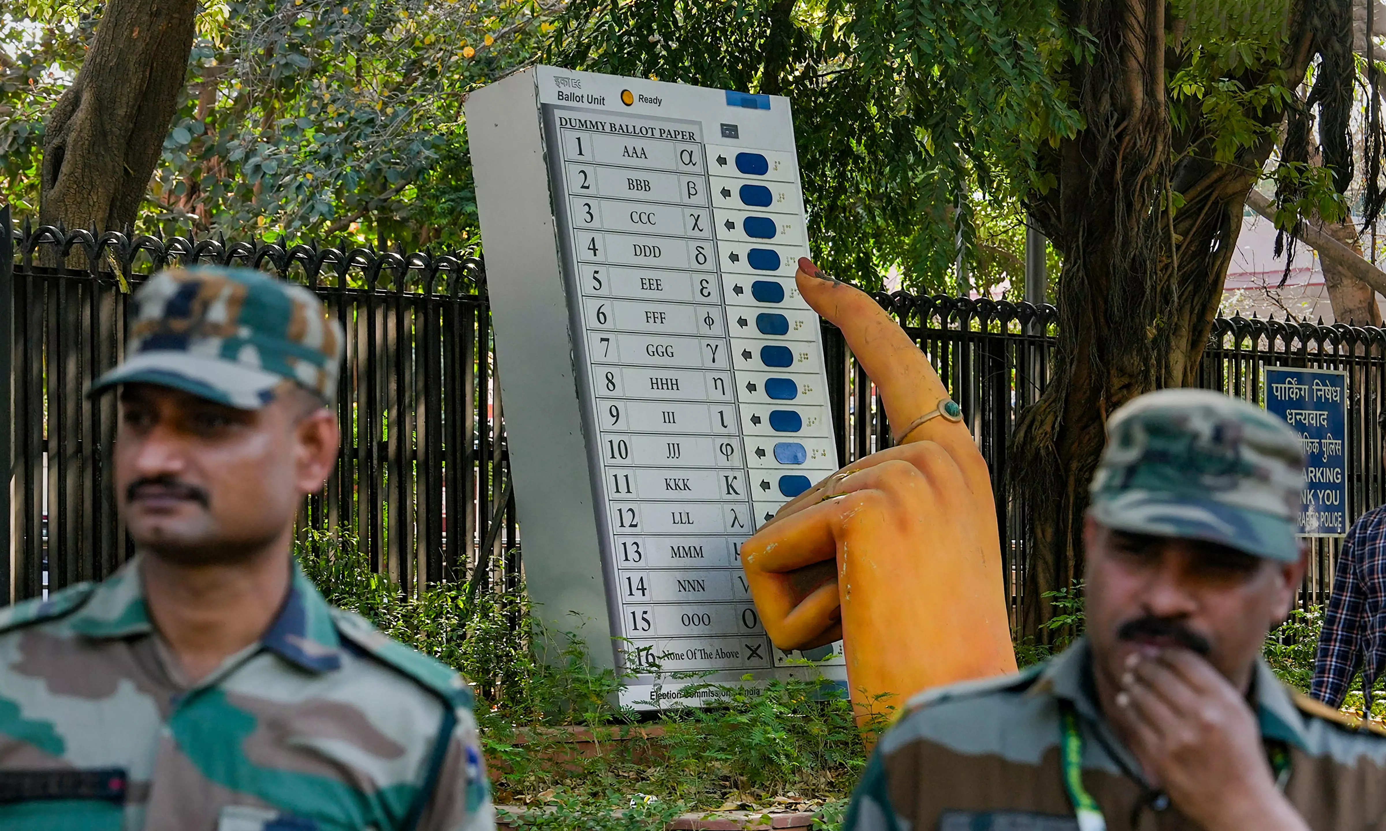 Reports of EVMs showing extra vote to BJP in mock poll in Kasargod are false: EC