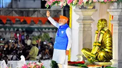 PM Modi holds huge roadshow in Mangaluru