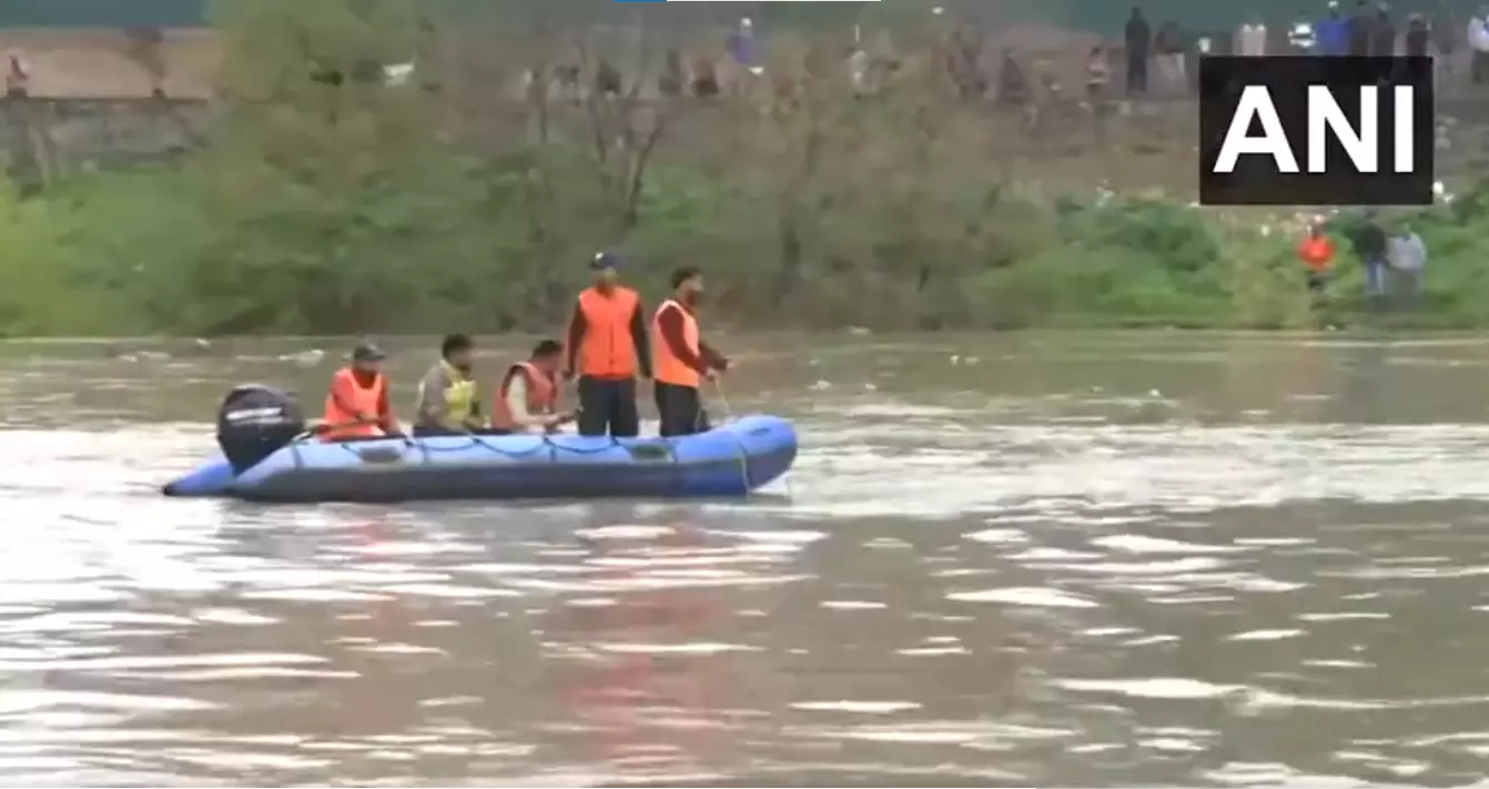 Srinagar: Toll goes up to 6 as boat capsizes in Jhelum river; rescue operations on