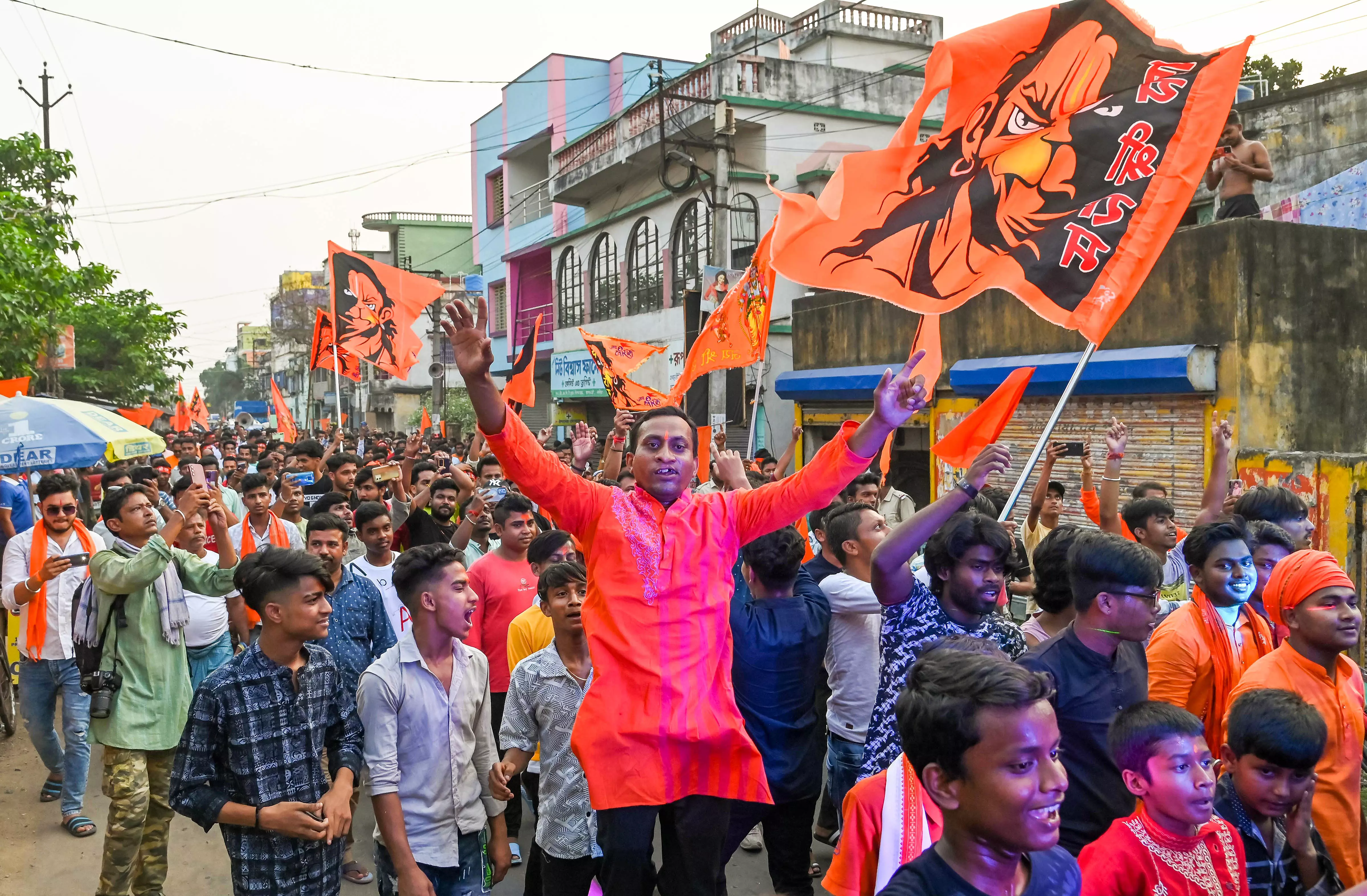 Bengal: BJP, TMC trade charges as Ram Navami violence injures 4