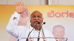 At least come for my funeral..., Kharge makes emotional pitch at rally on home turf