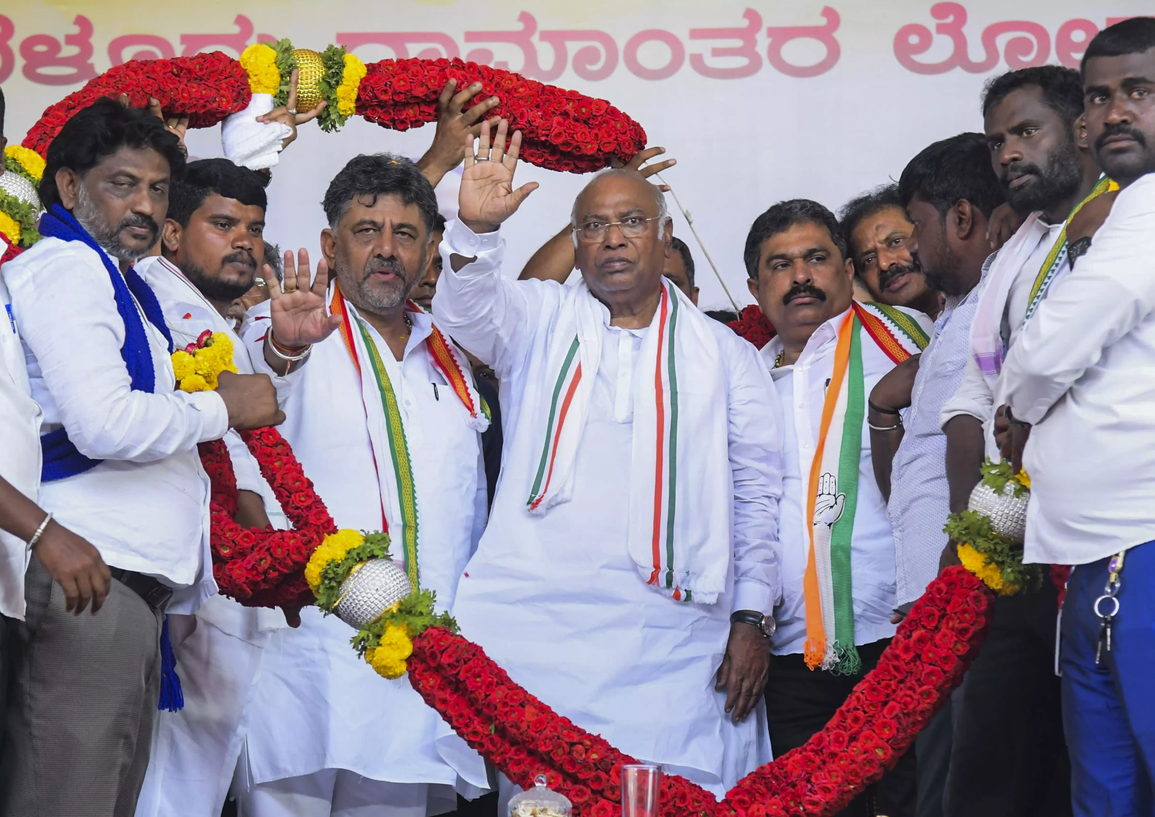 LS polls: In Karnataka, BJP faces stiffest challenge from Congress in 25 years