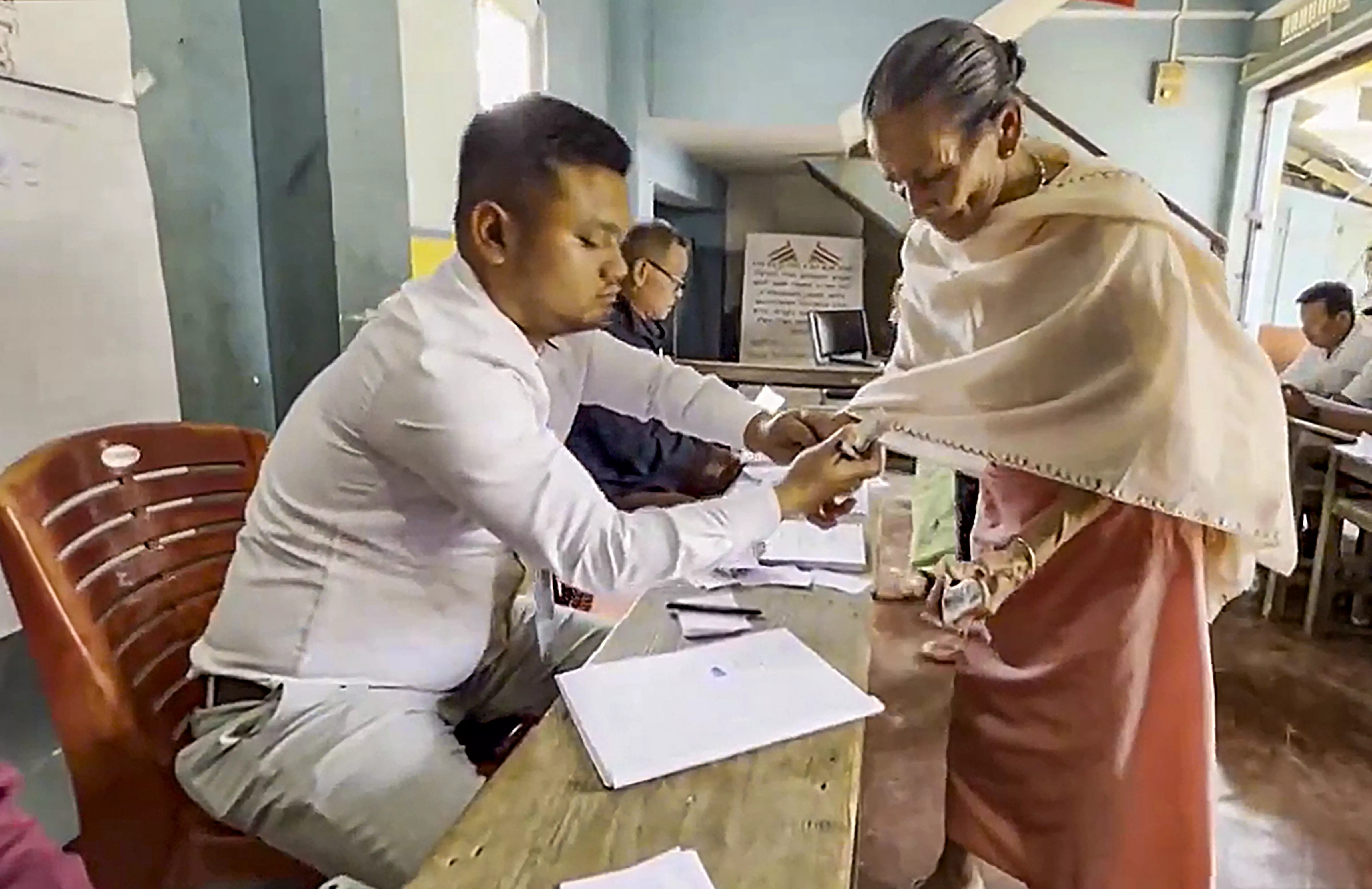 Repolling to be held at 6 polling booths in Outer Manipur on April 30