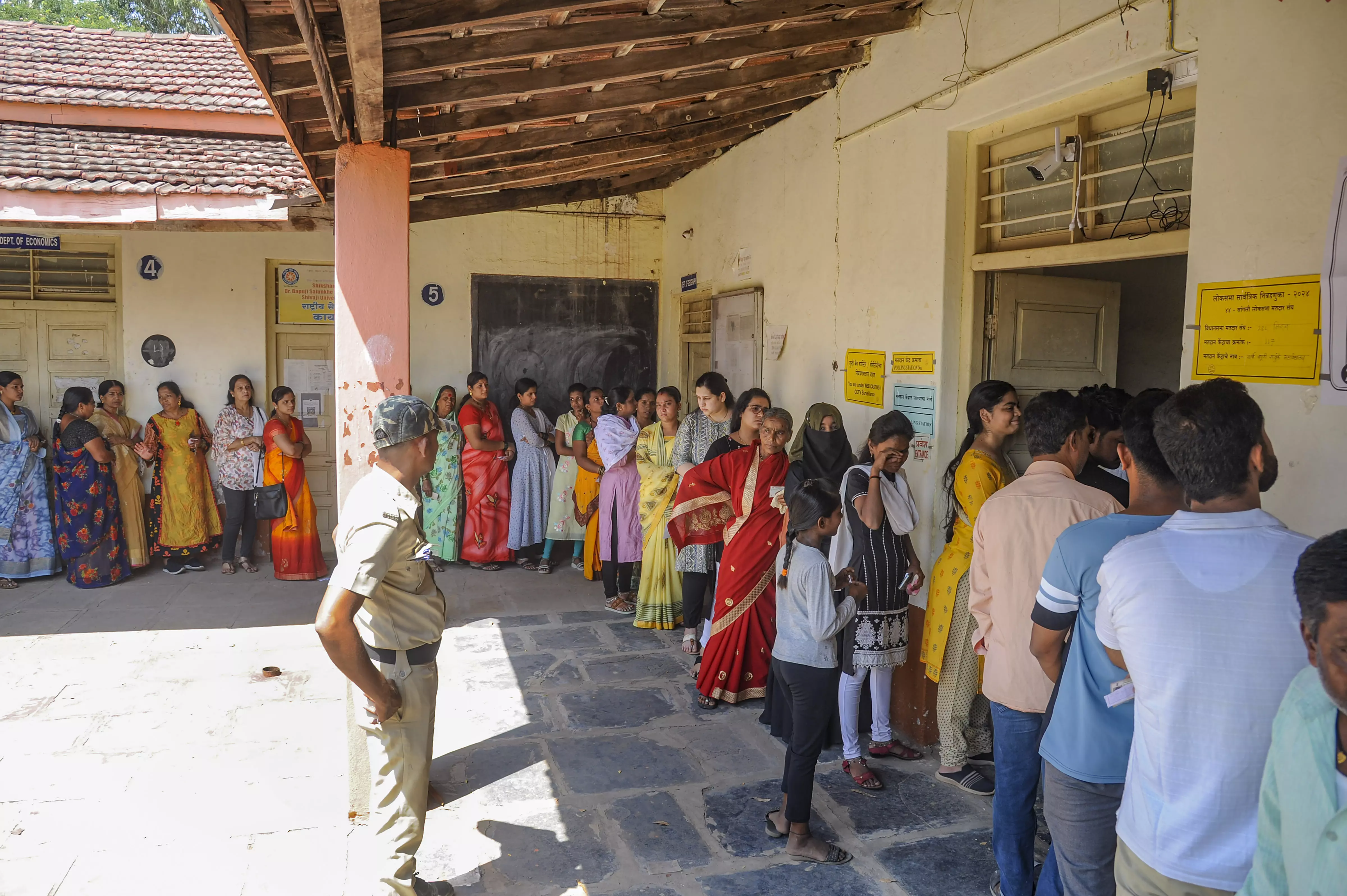 LIVE | Phase 3 of Lok Sabha polls records 61.78% voter turnout