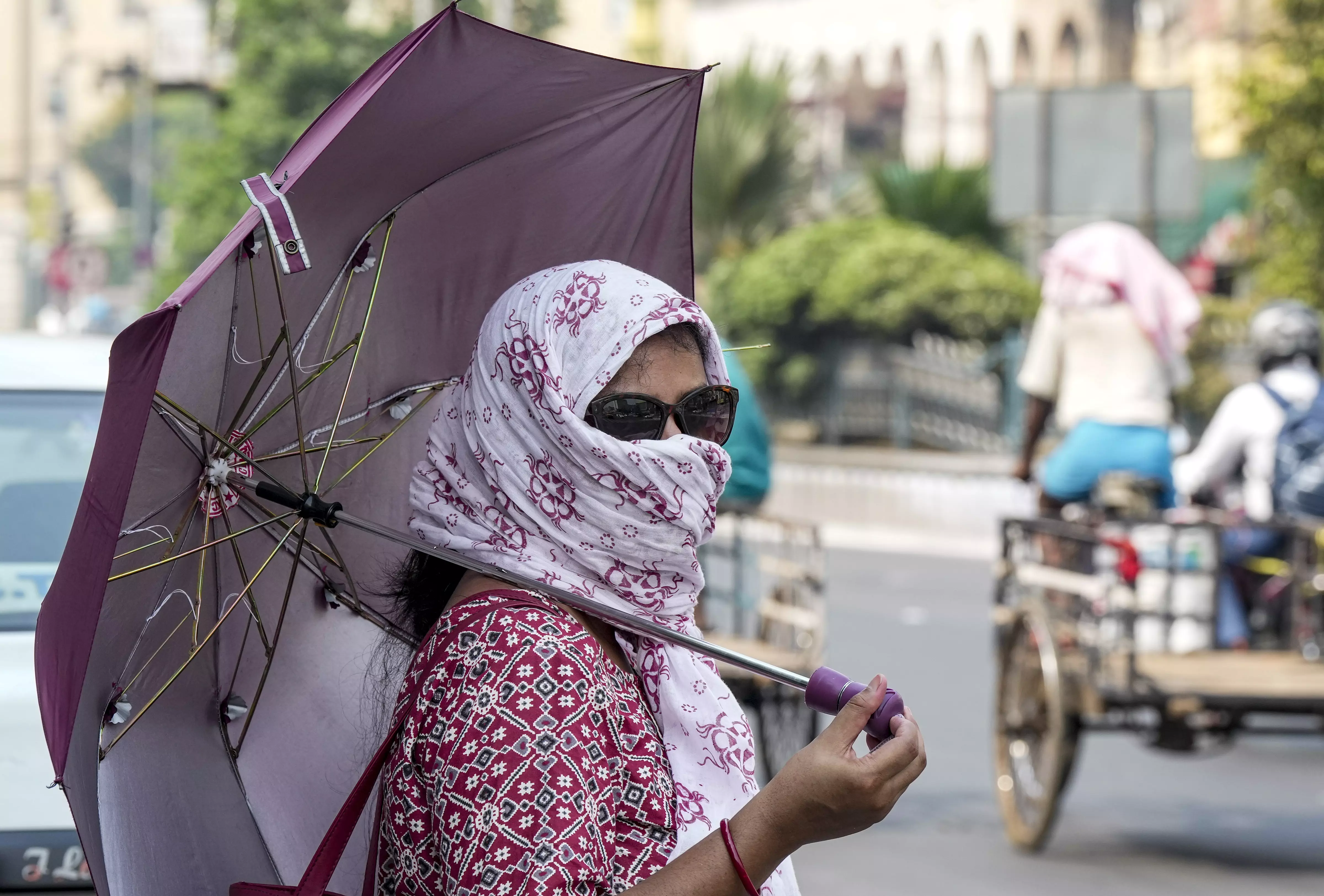 Mercury in Delhi hits seasons highest at 42 degrees Celsius