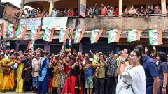 BJP paying money to buy votes, they are harmads (anti-socials): Mamata Banerjee