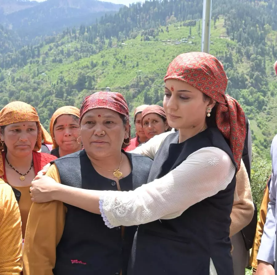 Himachal Pradesh: BJP ahead in all four LS seats, Kangana and Anurag leading