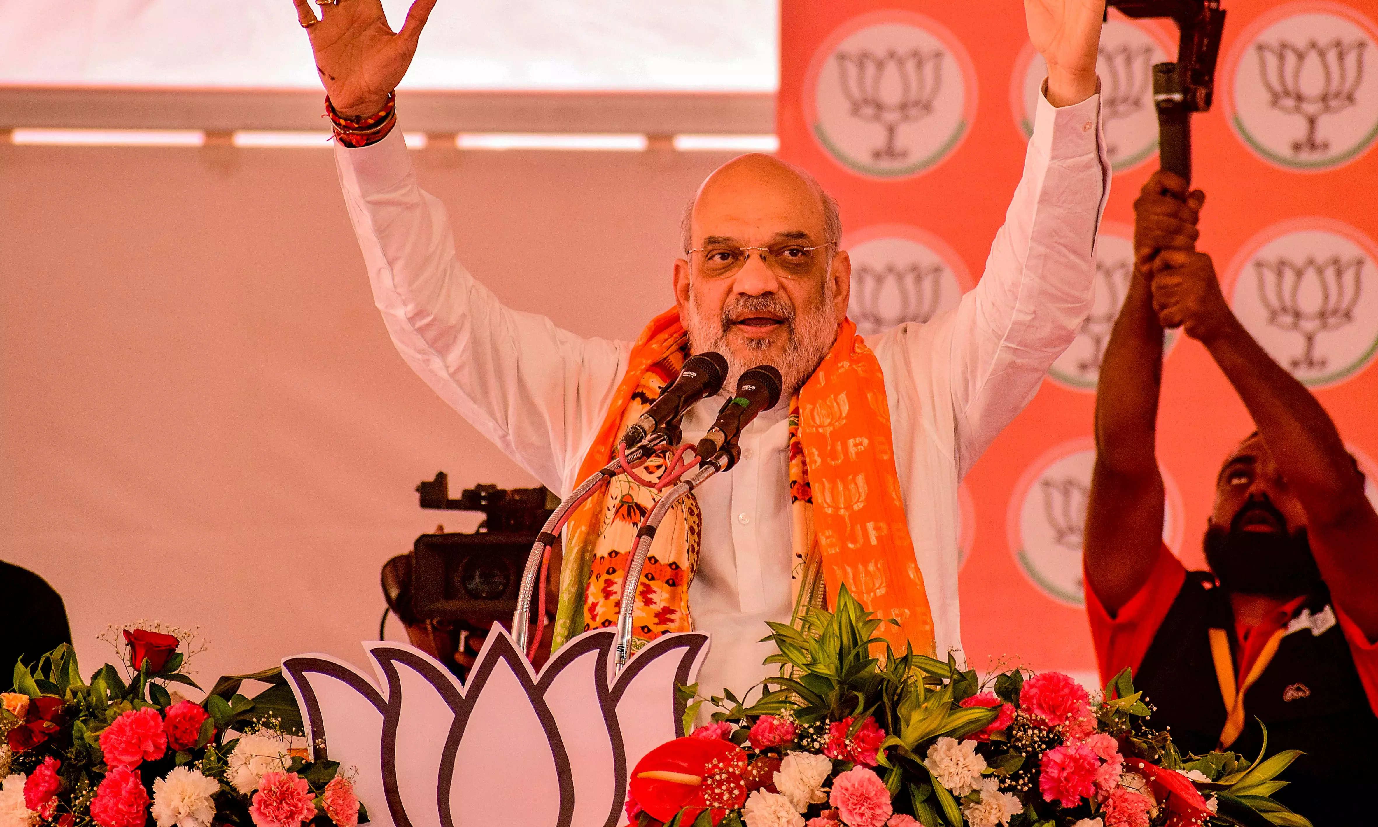 Making Modi PM again like responding to Pakistan bullet with cannon shell: Amit Shah