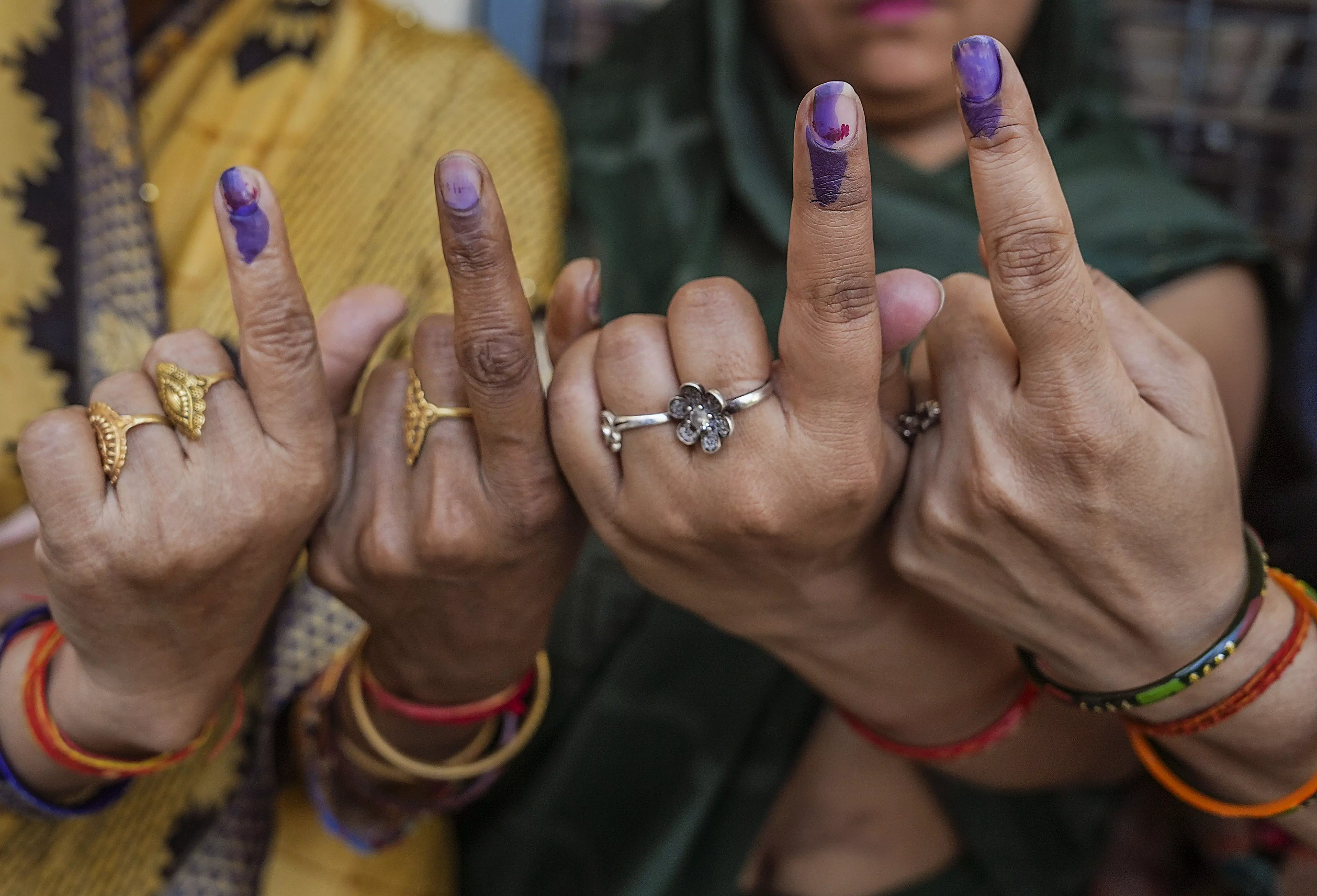 Gujarat booth capturing: EC orders re-polling in Dahod booth