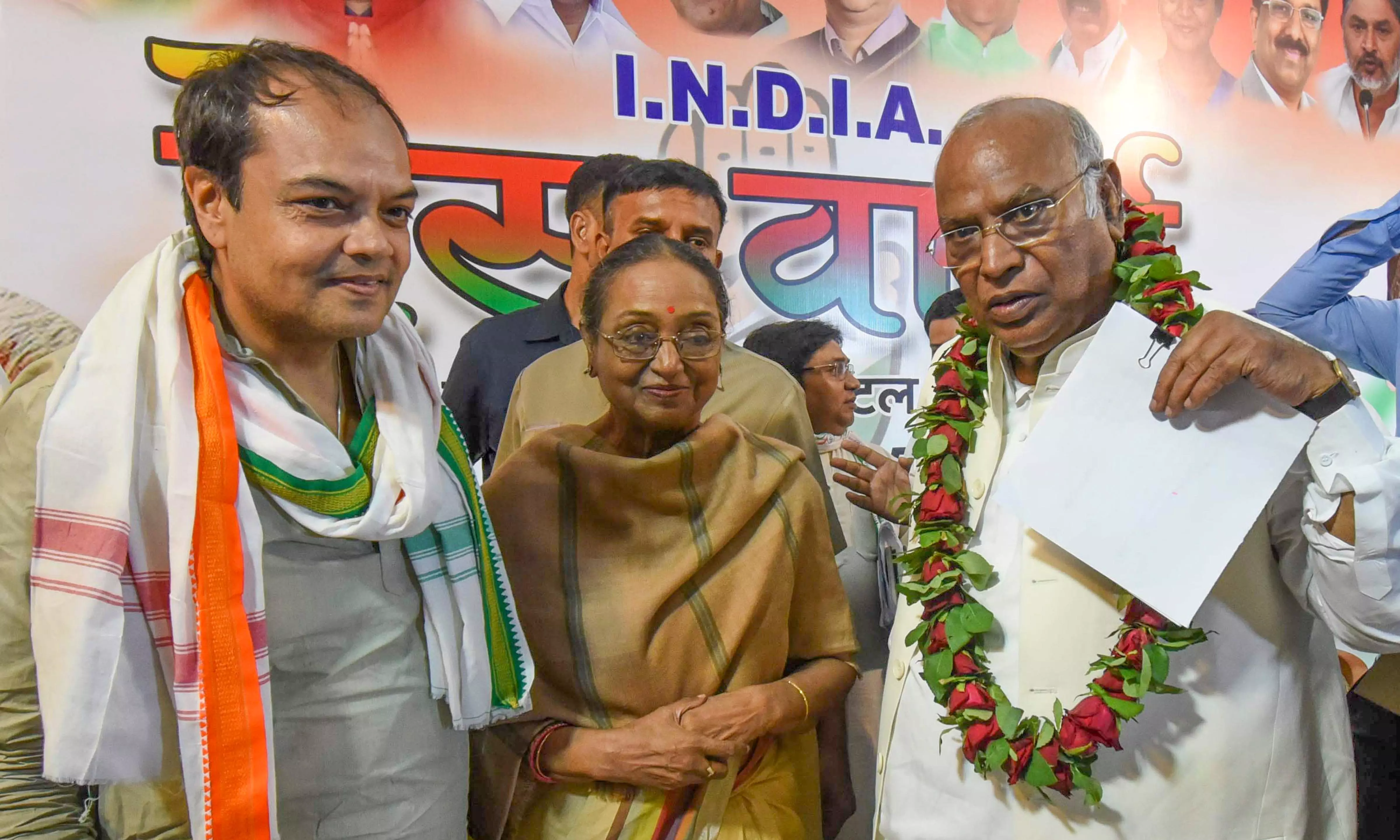 Extremely difficult for Modi to form next govt, says Mallikarjun Kharge