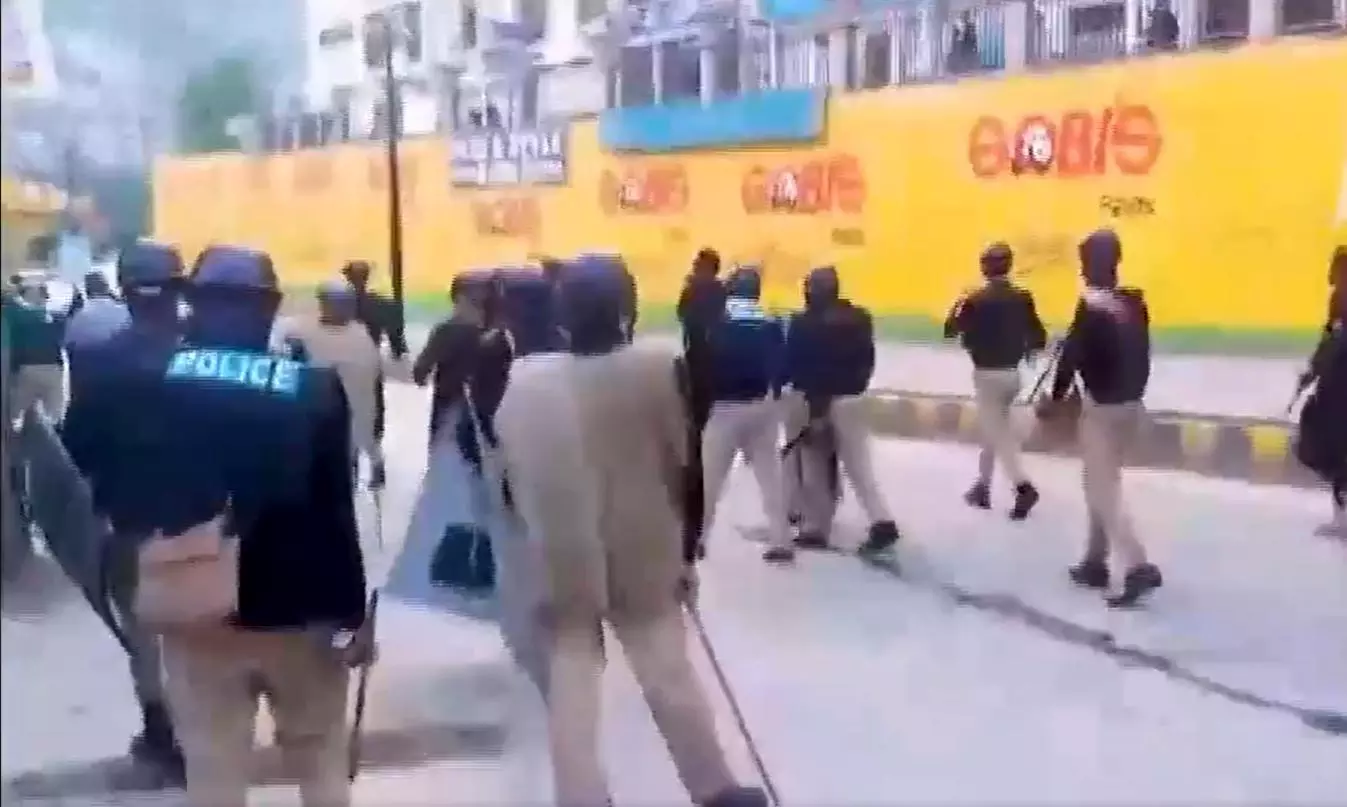 Clashes erupt in PoK capital Muzaffarabad amid protest against police crackdown