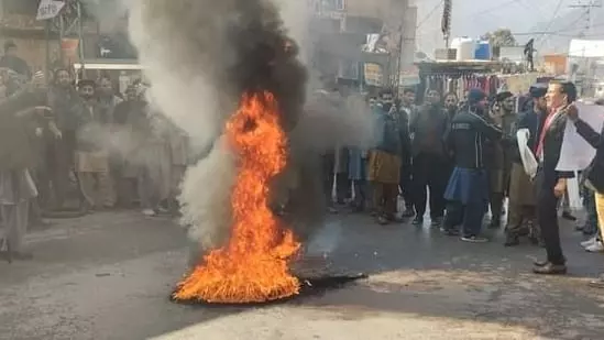 Cop killed, 90 wounded as protesters clash with security forces in PoK