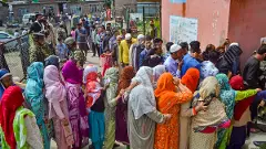 LIVE | 63% turnout in LS polls phase 4; Bengal tops with 76% amid violence
