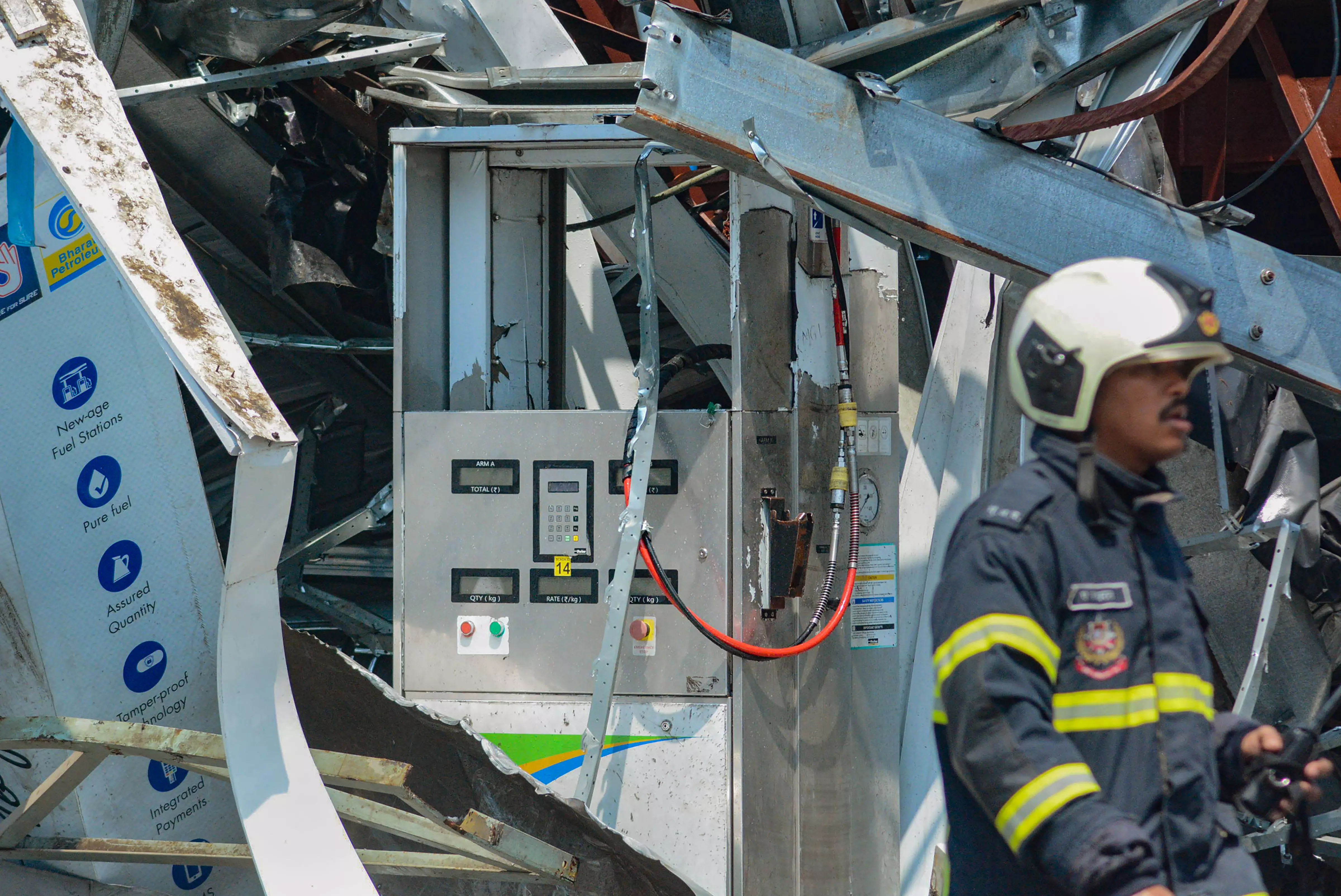 Mumbai hoarding collapse