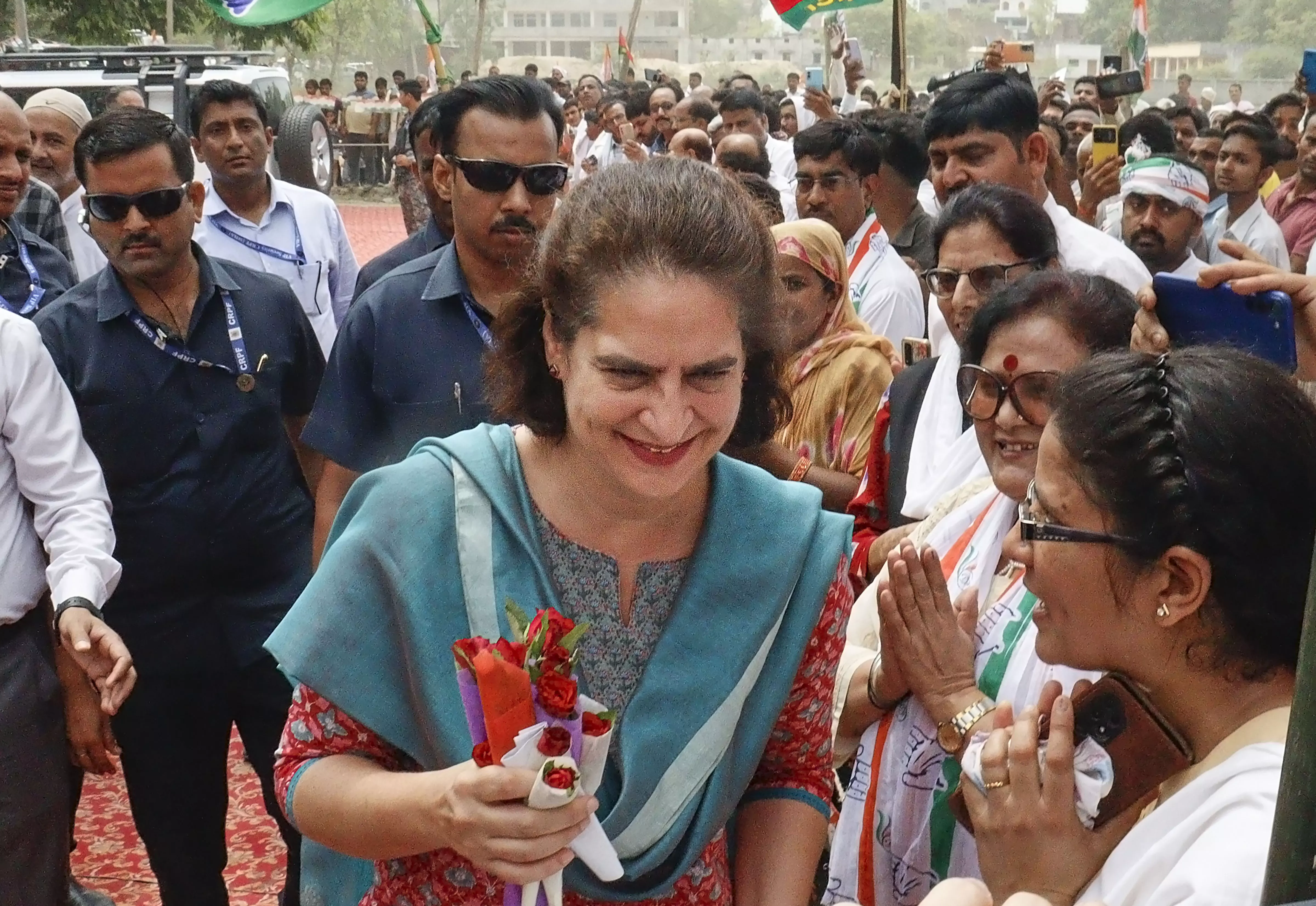 Priyanka Gandhi to Congs Amethi pick Kishori Lal Sharma: Was sure you would win