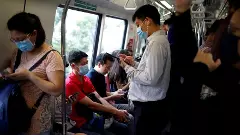 New COVID-19 wave sweeps Singapore, minister advises wearing of masks