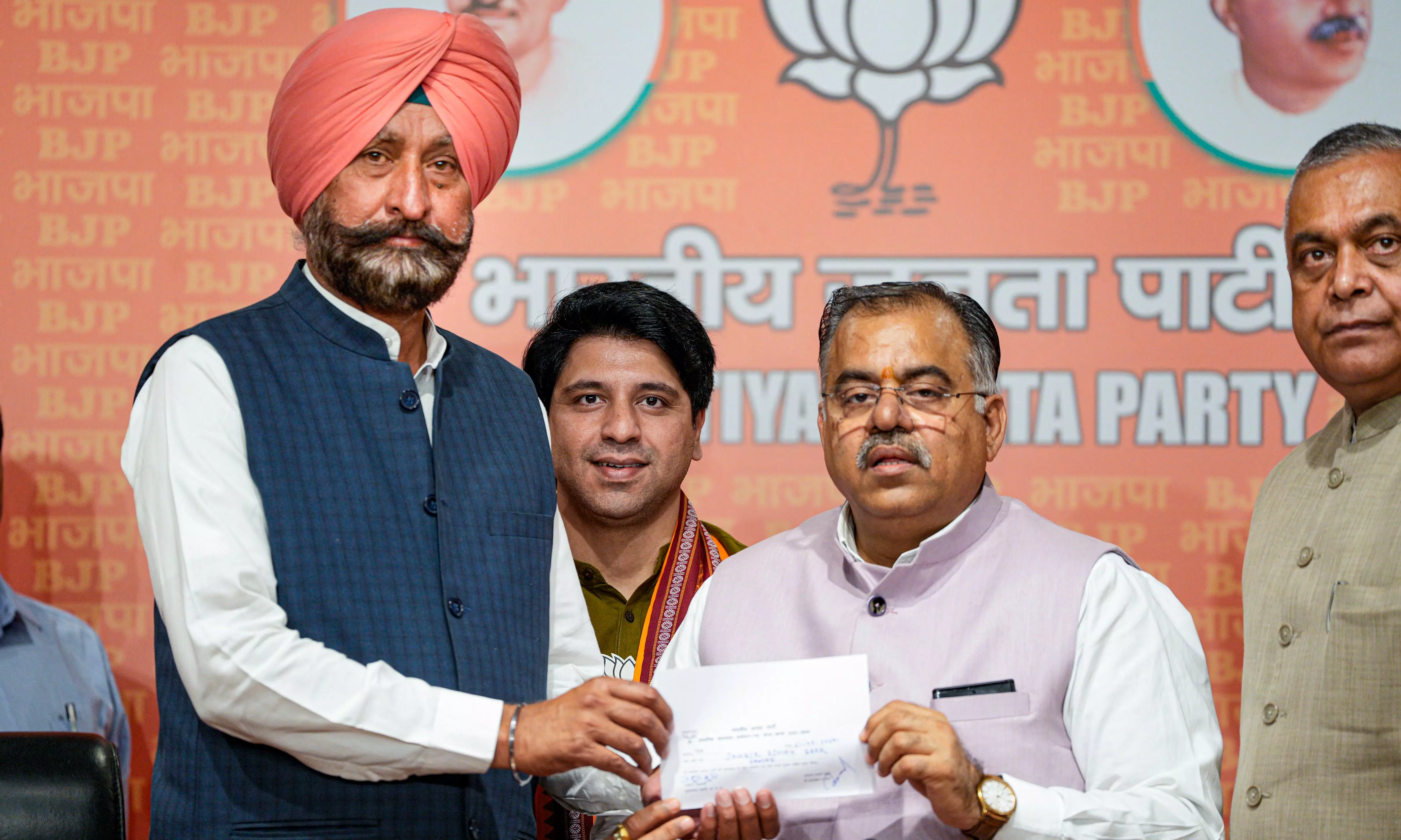 Former AAP leader and Punjab MLA Jagbir Singh Brar joins BJP