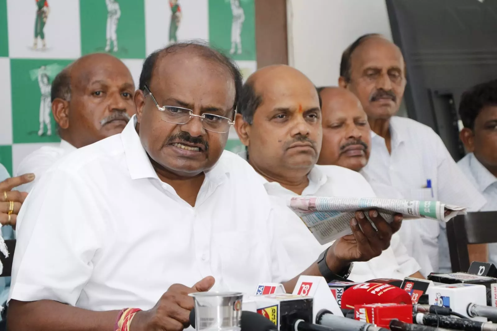 Kumaraswamy makes emotional appeal to Prajwal to return to India and face probe