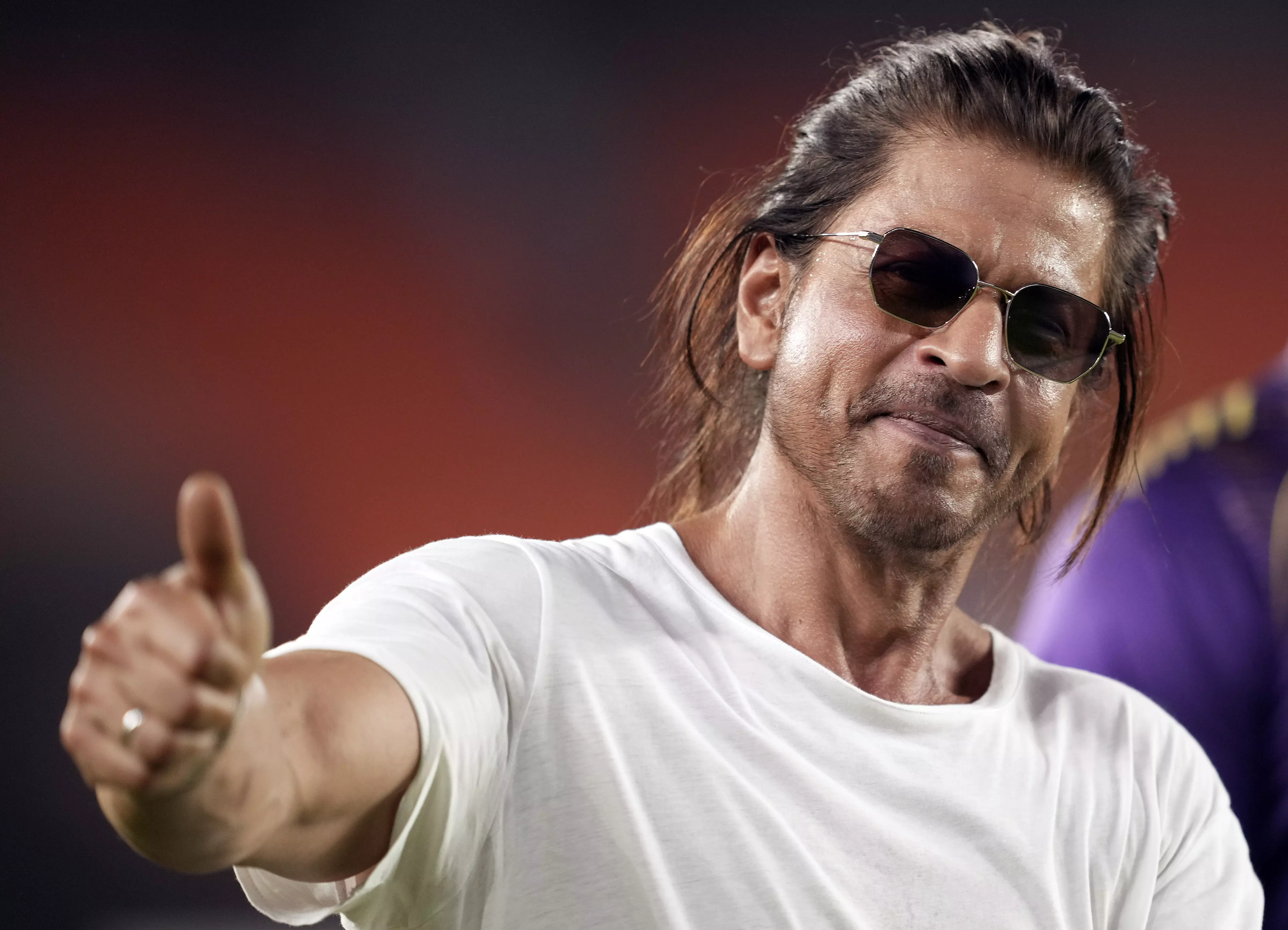 Shah Rukh Khan doing well: Manager shares update after heat stroke