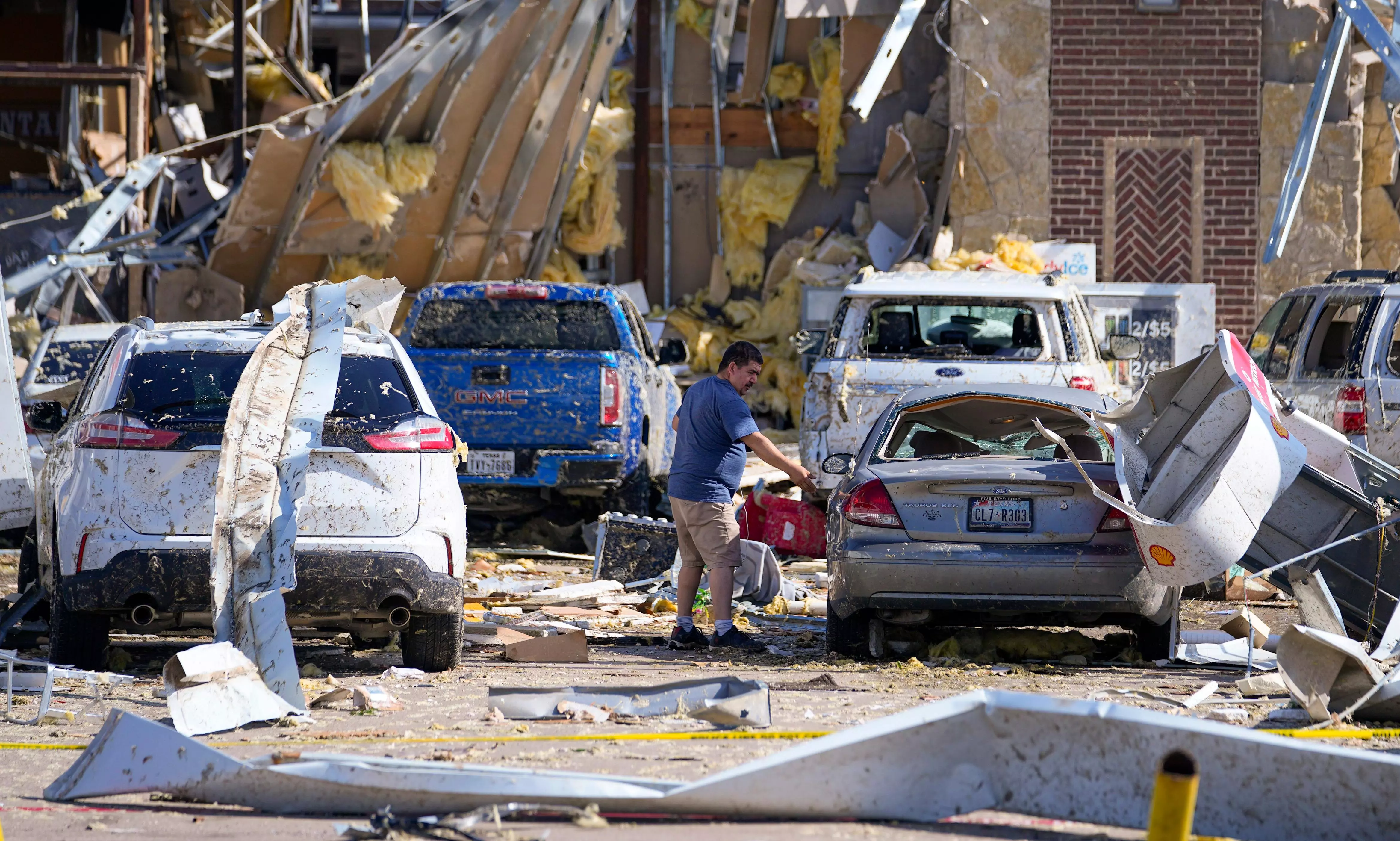 19 reported killed in US after tornadoes hit Texas, Oklahoma, Arkansas