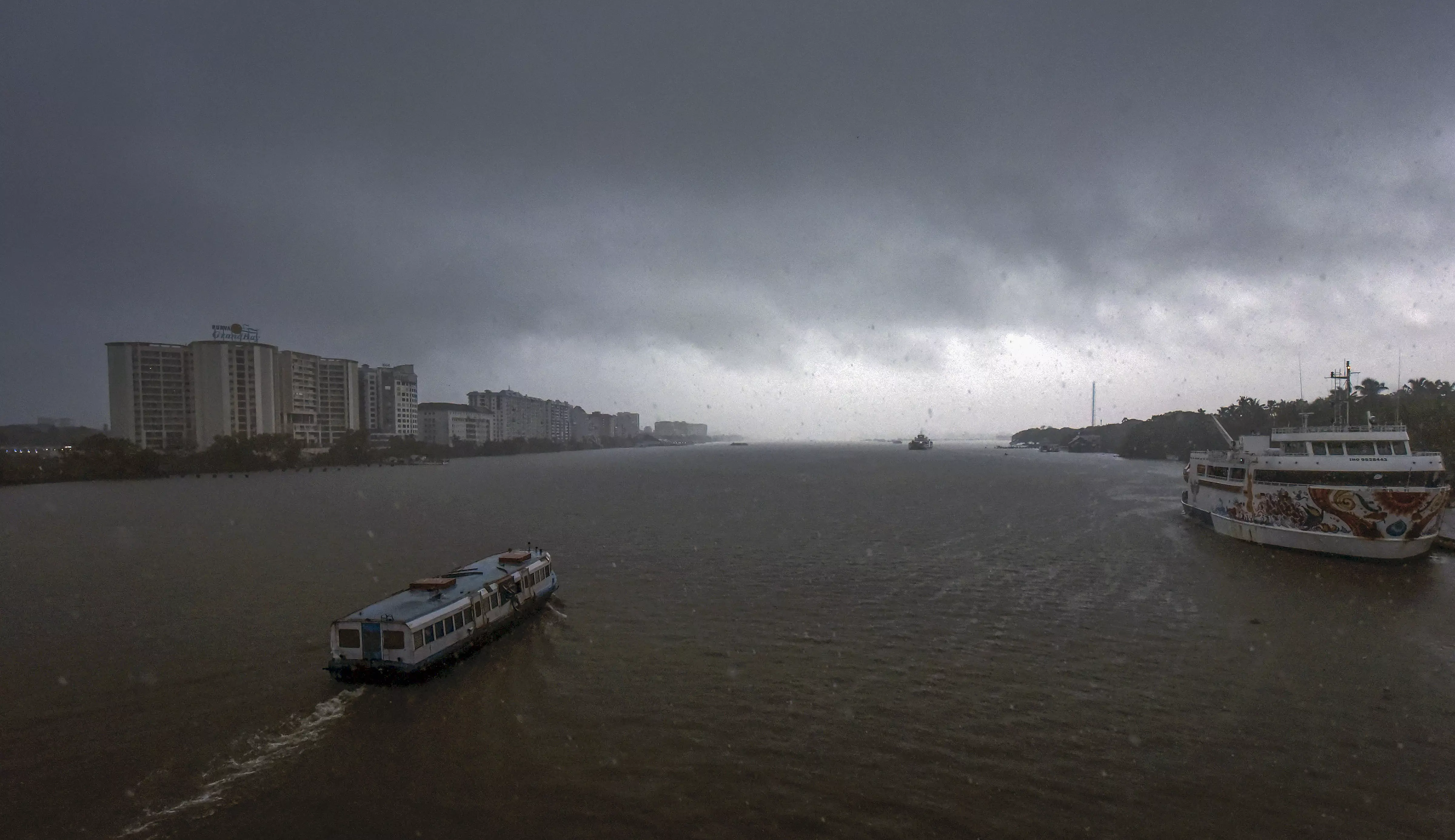 IMD forecasts very heavy rain for five Kerala districts