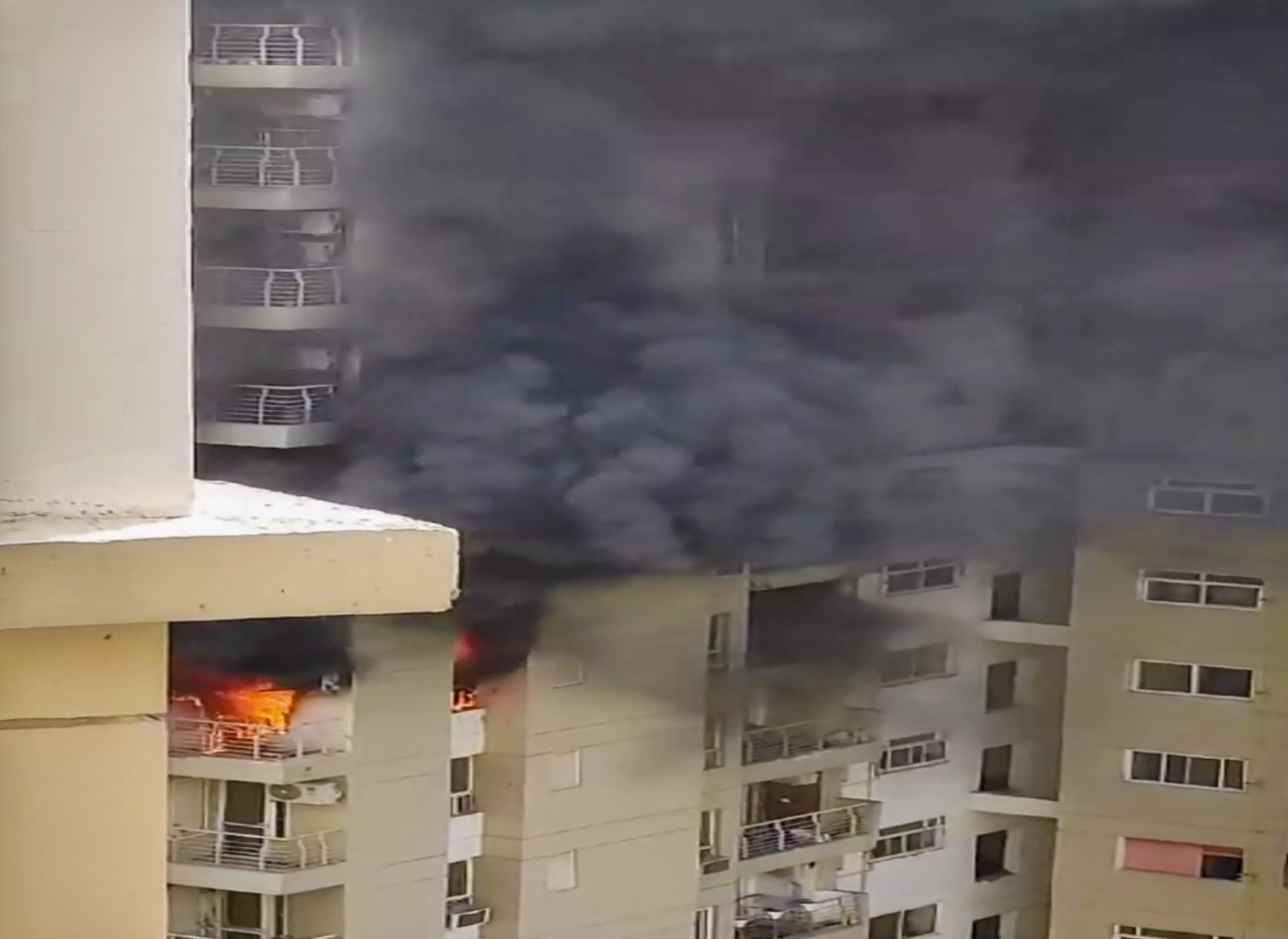 Noida: AC blast sparks fire in high-rise flat, nobody injured