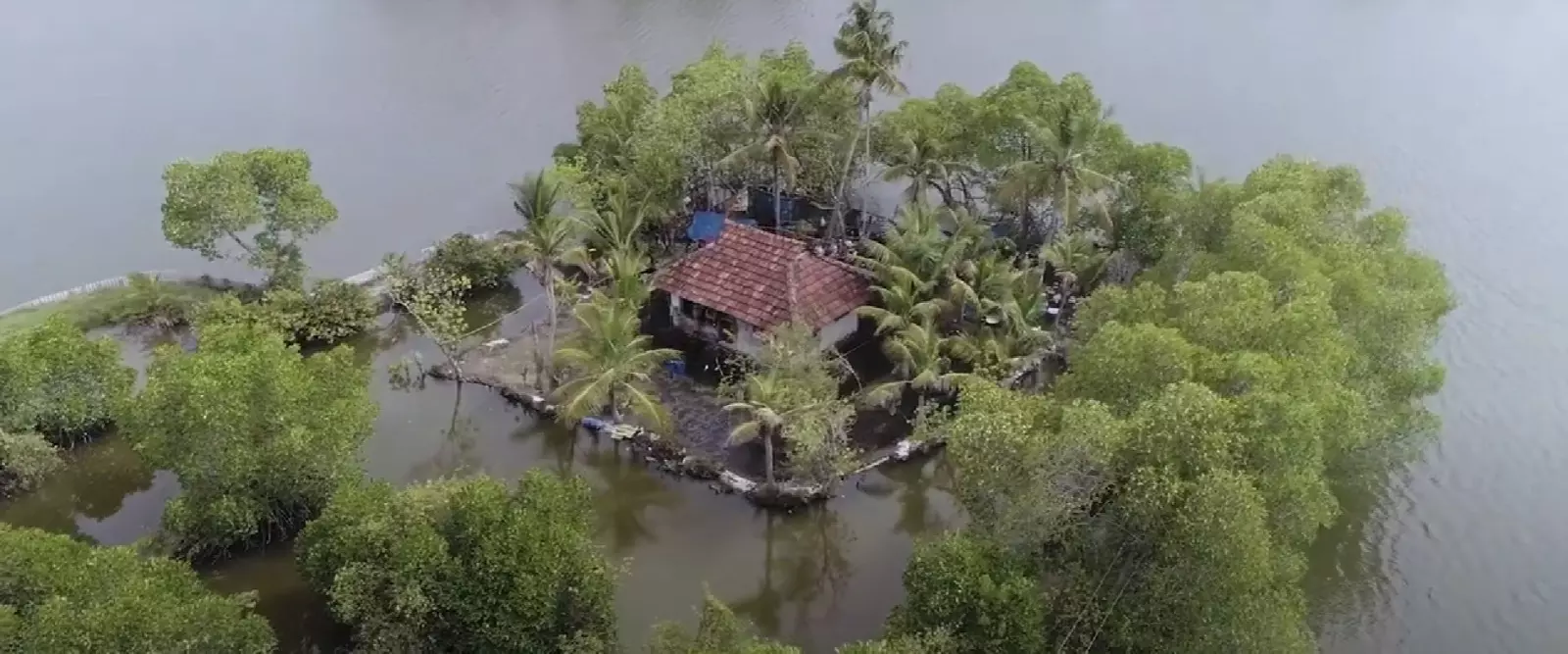 Narayanans waterlogged house in Vypeen.