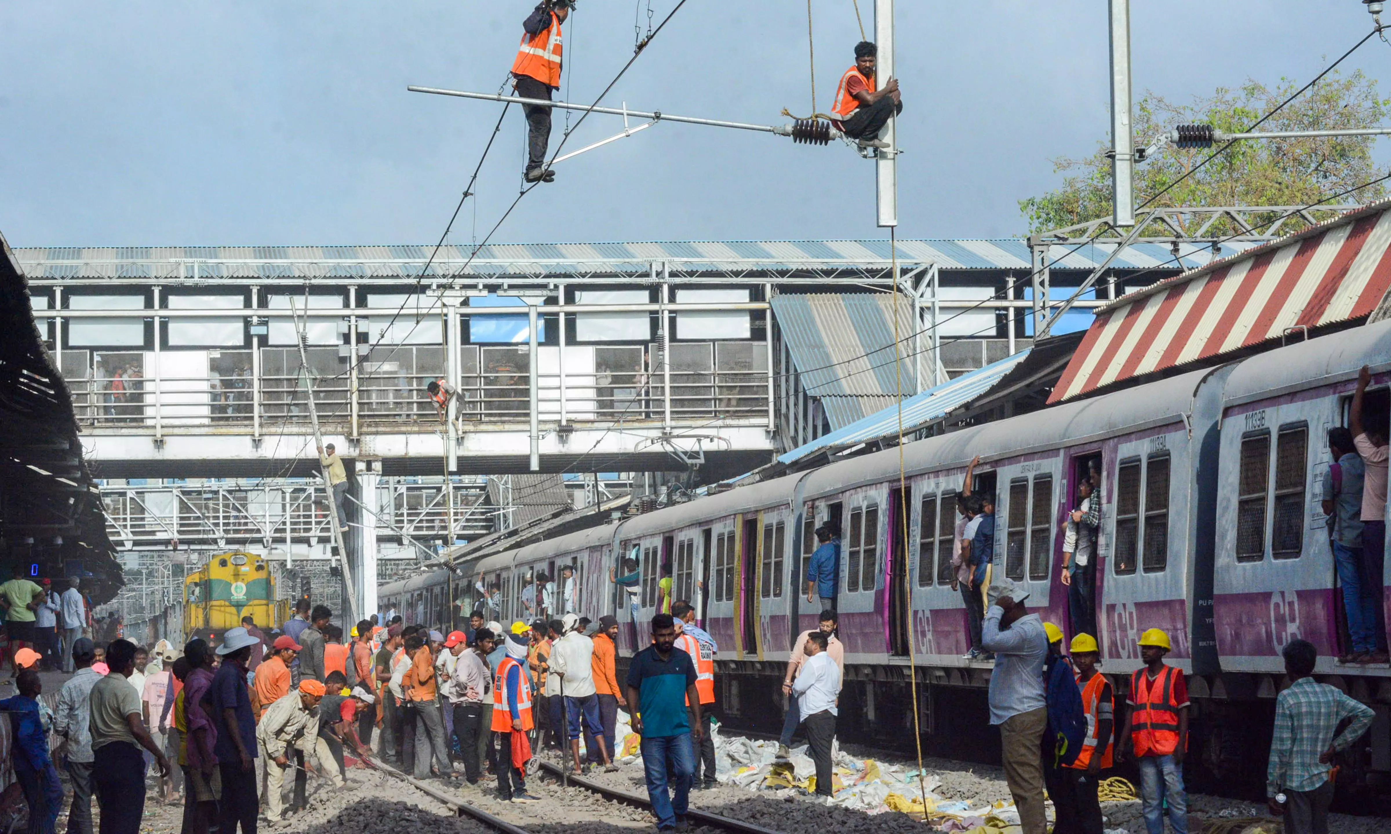 Commuters face delay as Central Railway begins 63-hour mega block