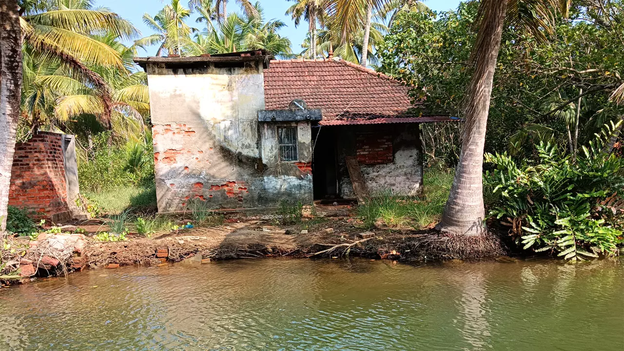 Postcards of woes from a sinking island of Kerala