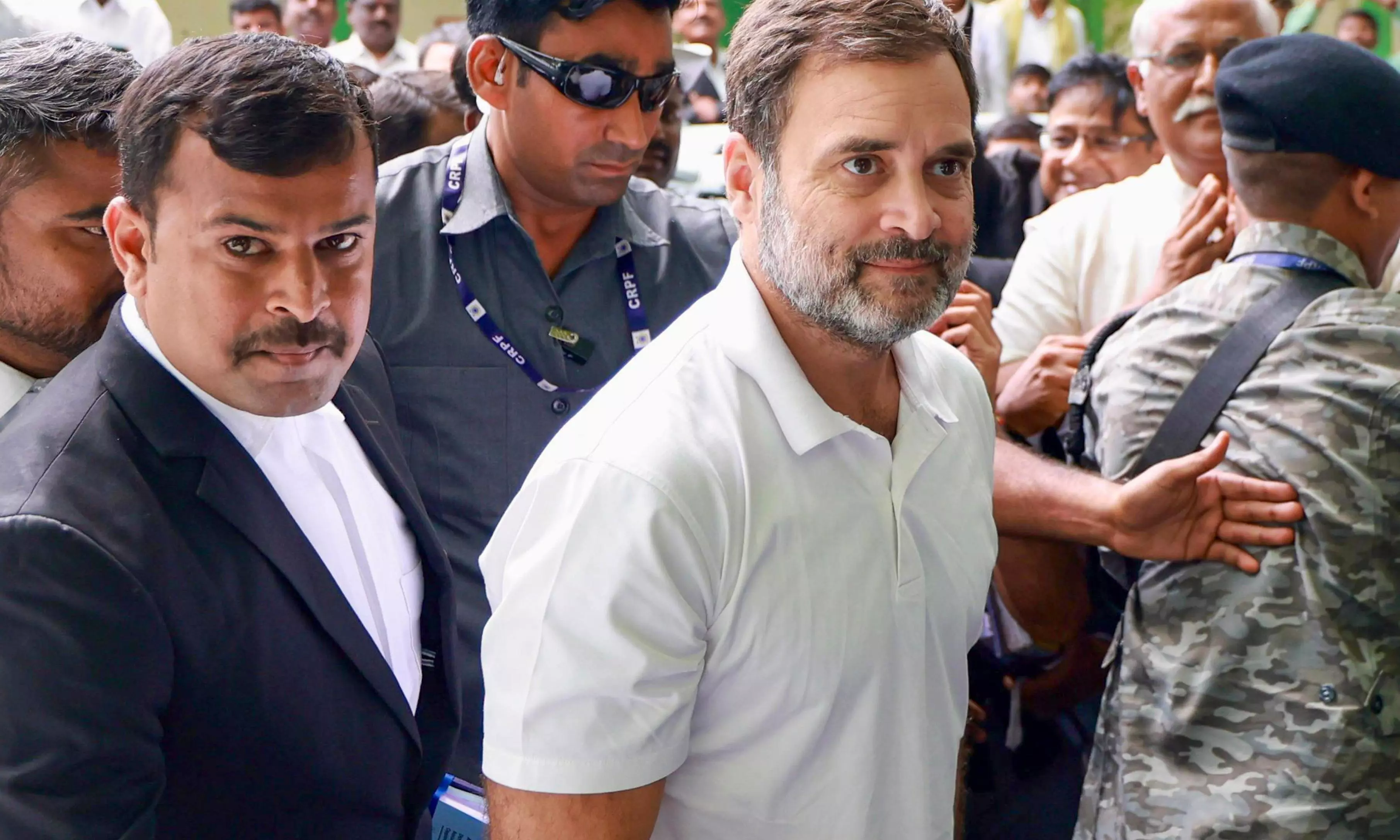 Rahul reviews Congress performance in Lok Sabha polls in Karnataka