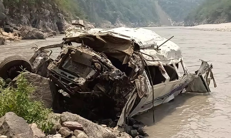 Uttarakhand tempo traveller accident: One more death takes toll to 15; 4 critical