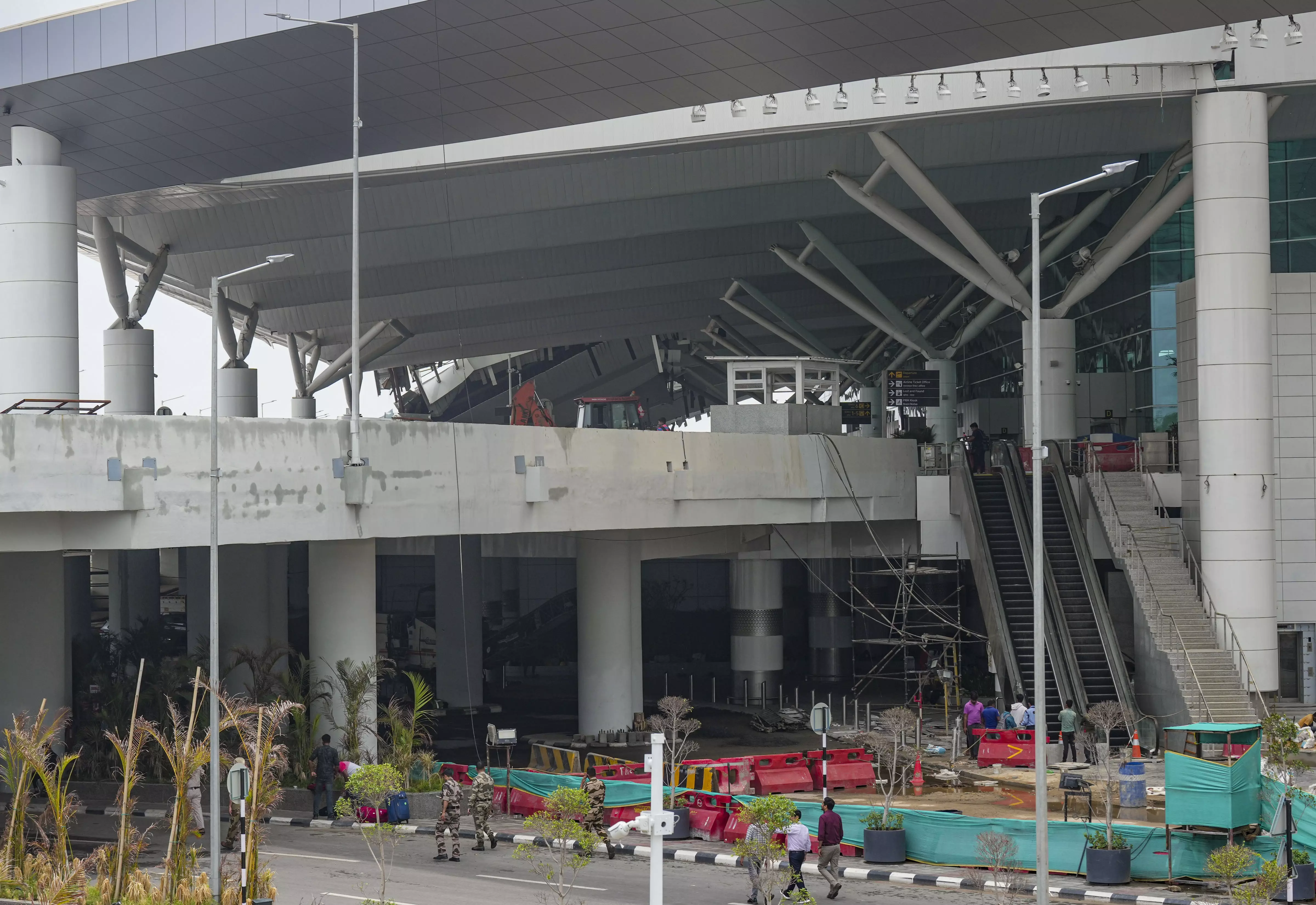 Delhi airport roof collapse