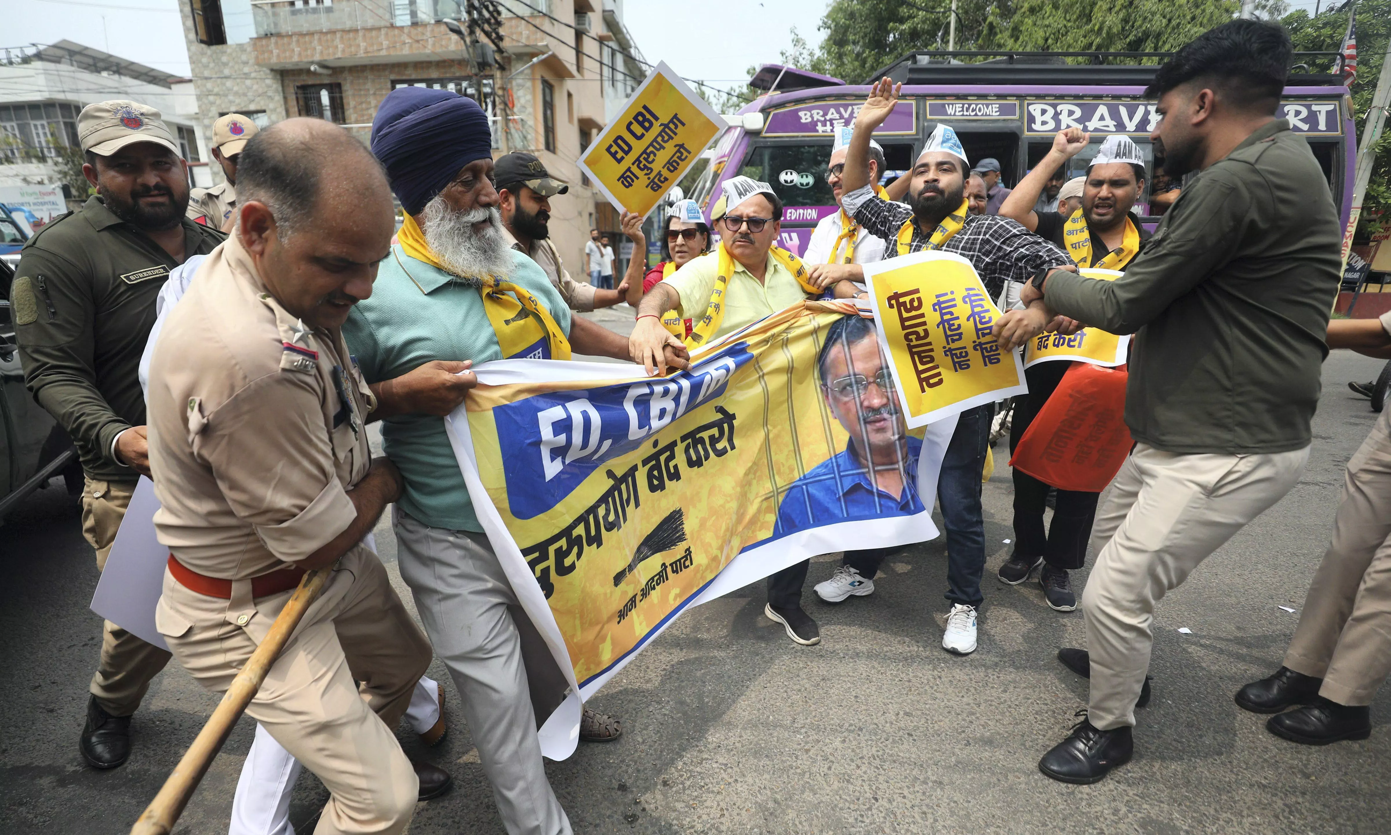 AAP protest near BJPs headquarters, want Delhi CM Kejriwal released