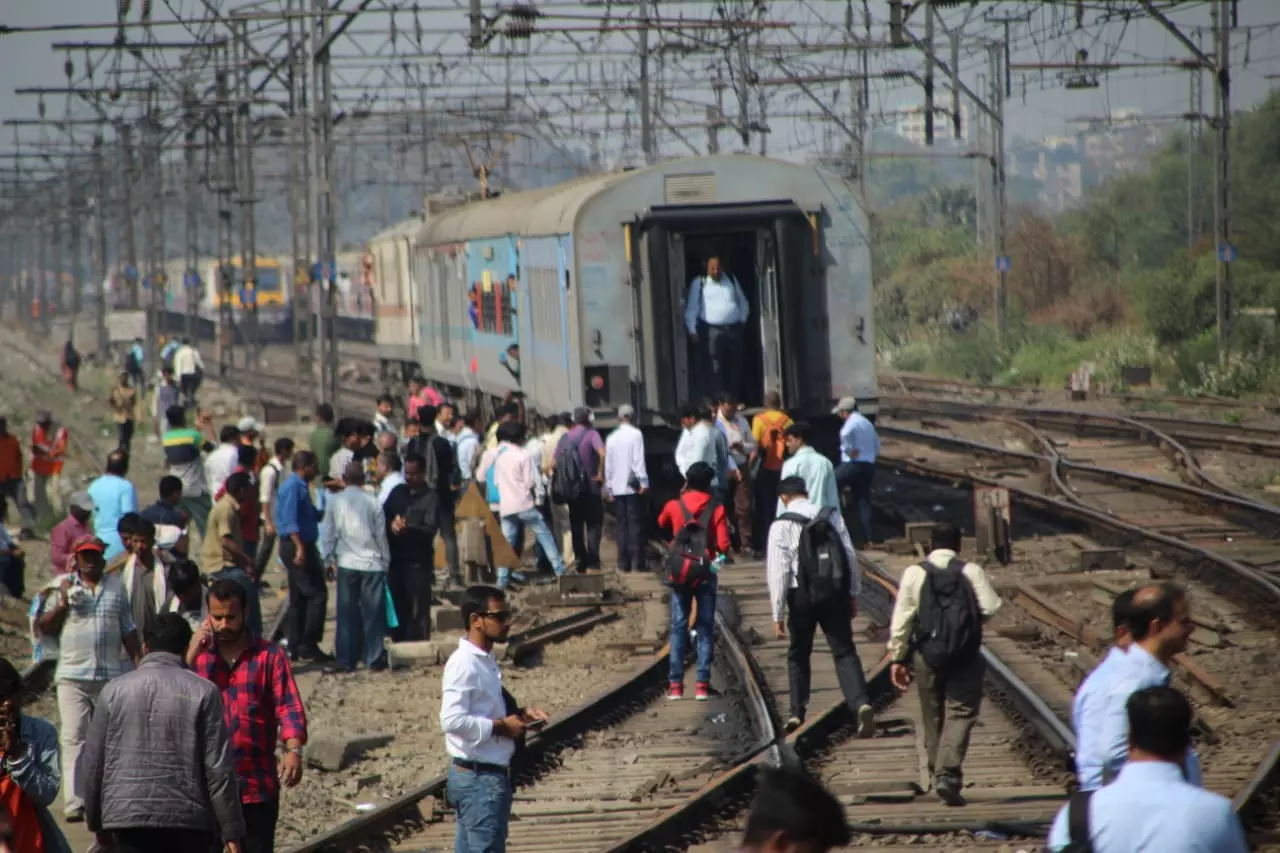 Thane: Coaches of Panchavati Express get uncoupled, nobody hurt