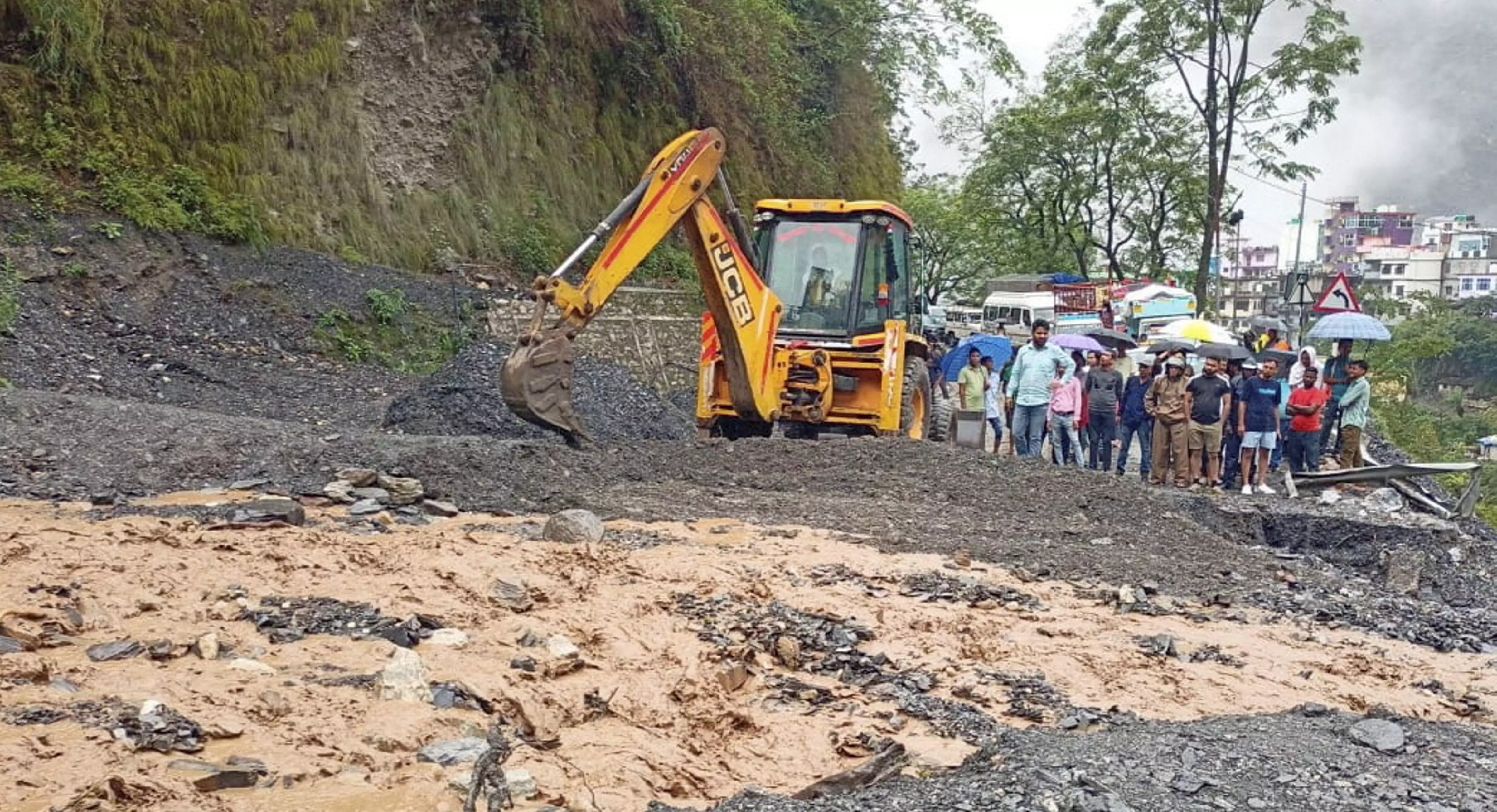 Uttarakhand: 2 tourists die after being hit by boulders during landslide in Chamoli