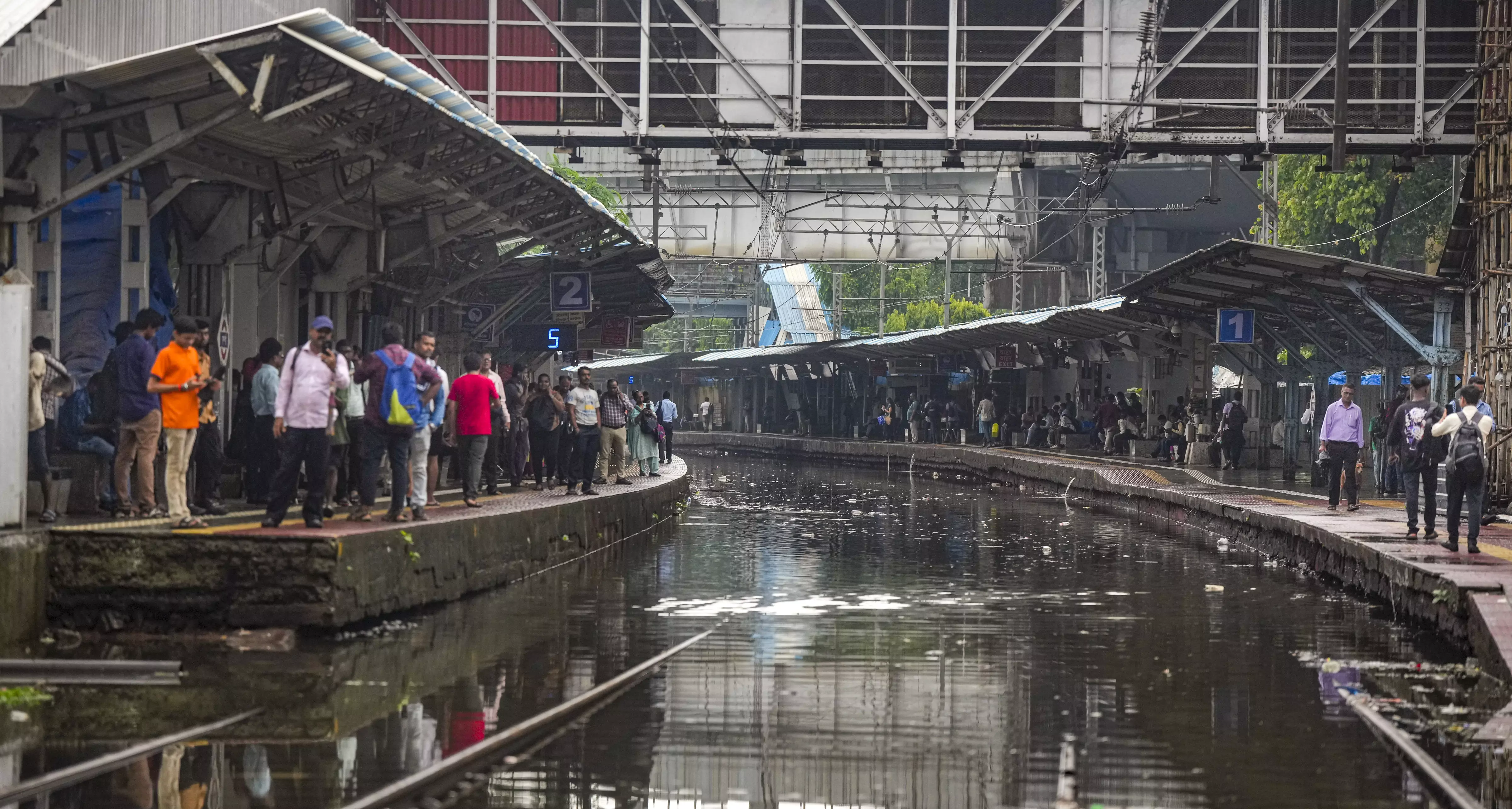 Mumbai: 1 dead as rain wreaks havoc; red alert for Tuesday too; schools to remain shut