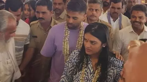 Team India batsman Suryakumar Yadav and wife visit temple in Karnataka