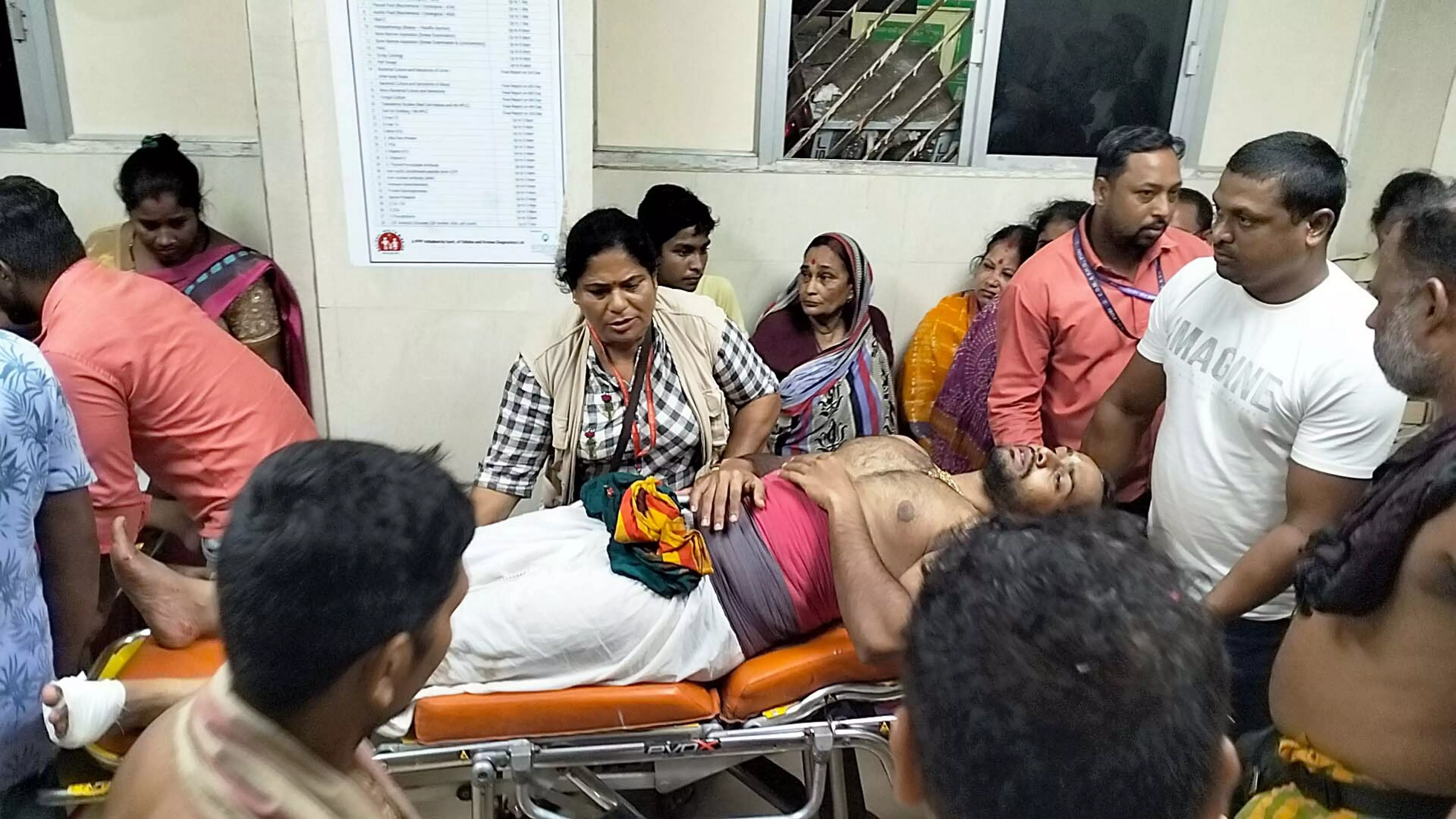 Puri: Idol of Lord Balabhadra falls on servitors during Rath Yatra ritual, 9 hurt