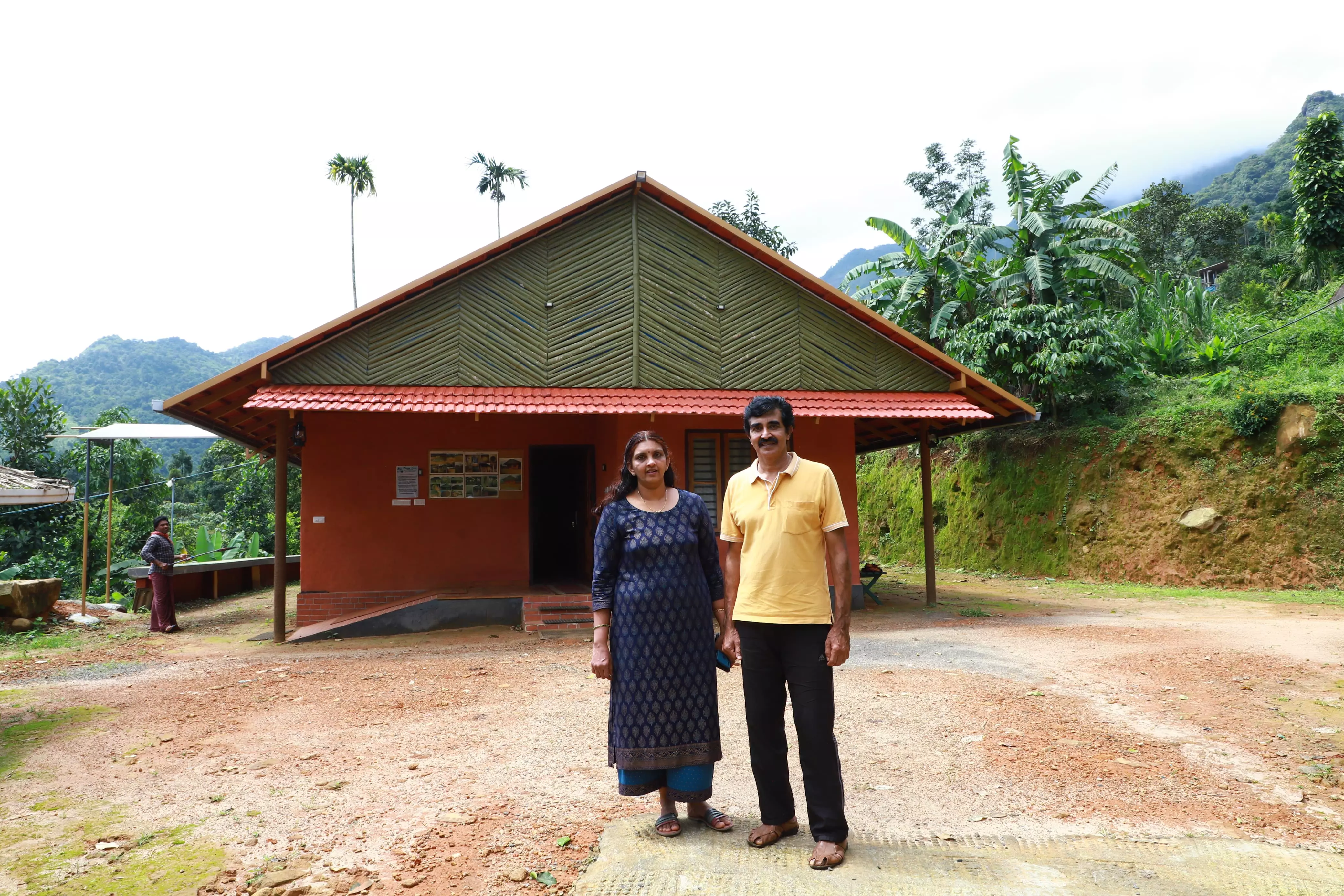 Jisha Vinod, of Koodaranji, Poovaranthod in Kozhikkod district has a 10-acre farm with organic vegetables, fruits, livestock, and a fishing pond, through which she offers a unique experience to the guests who come visiting. 